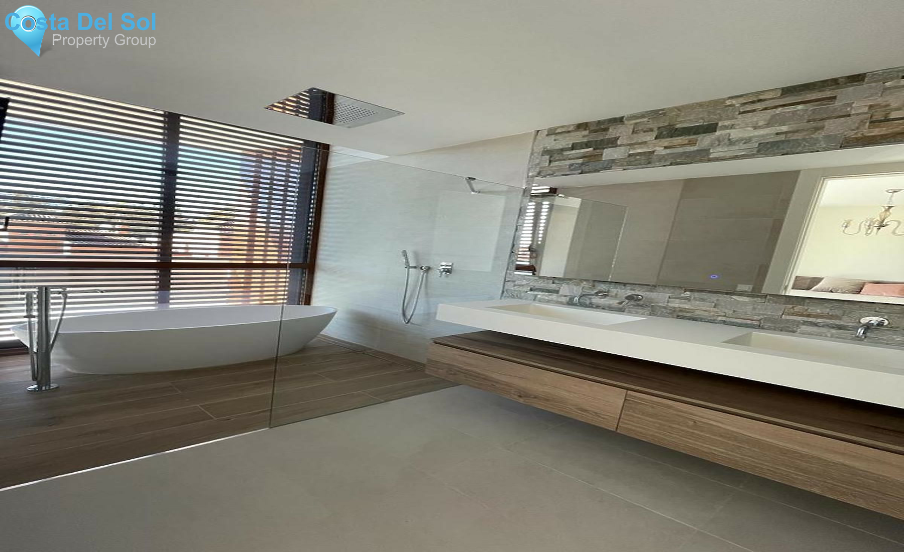 Semi-Detached House in The Golden Mile-1502739