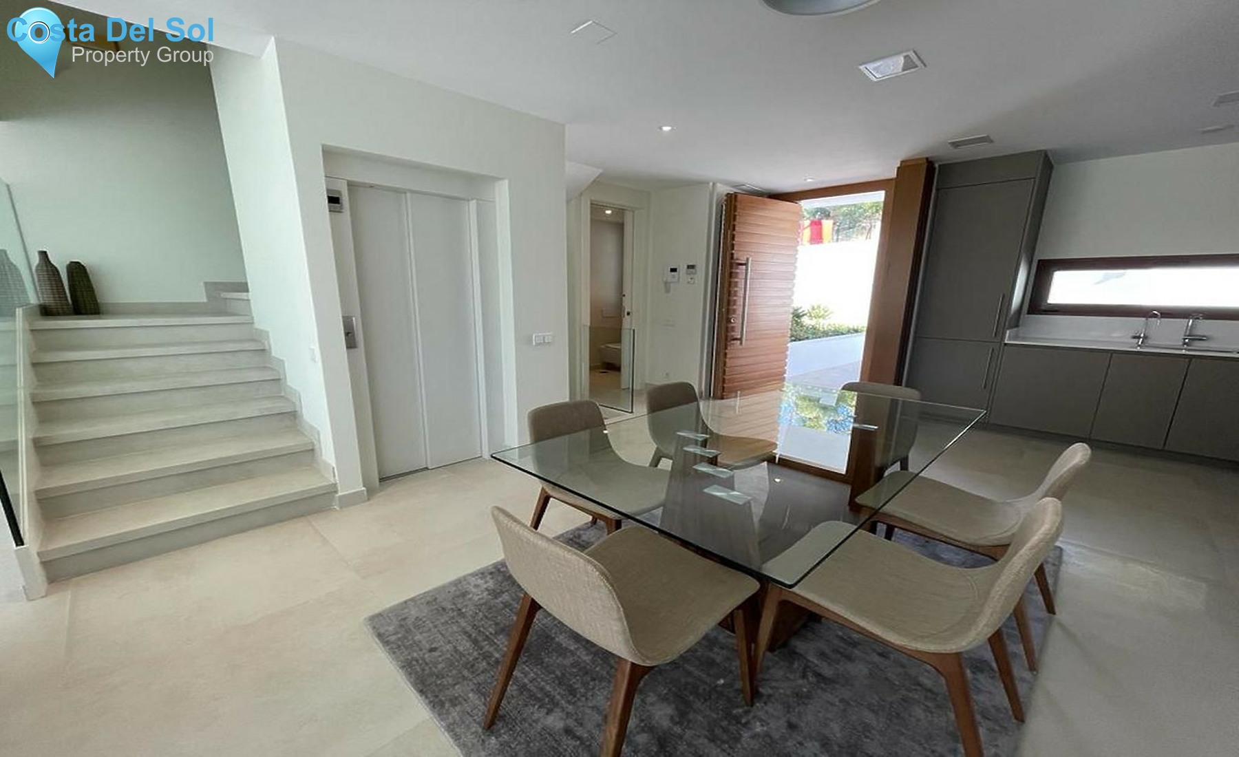 Semi-Detached House in The Golden Mile-1502724