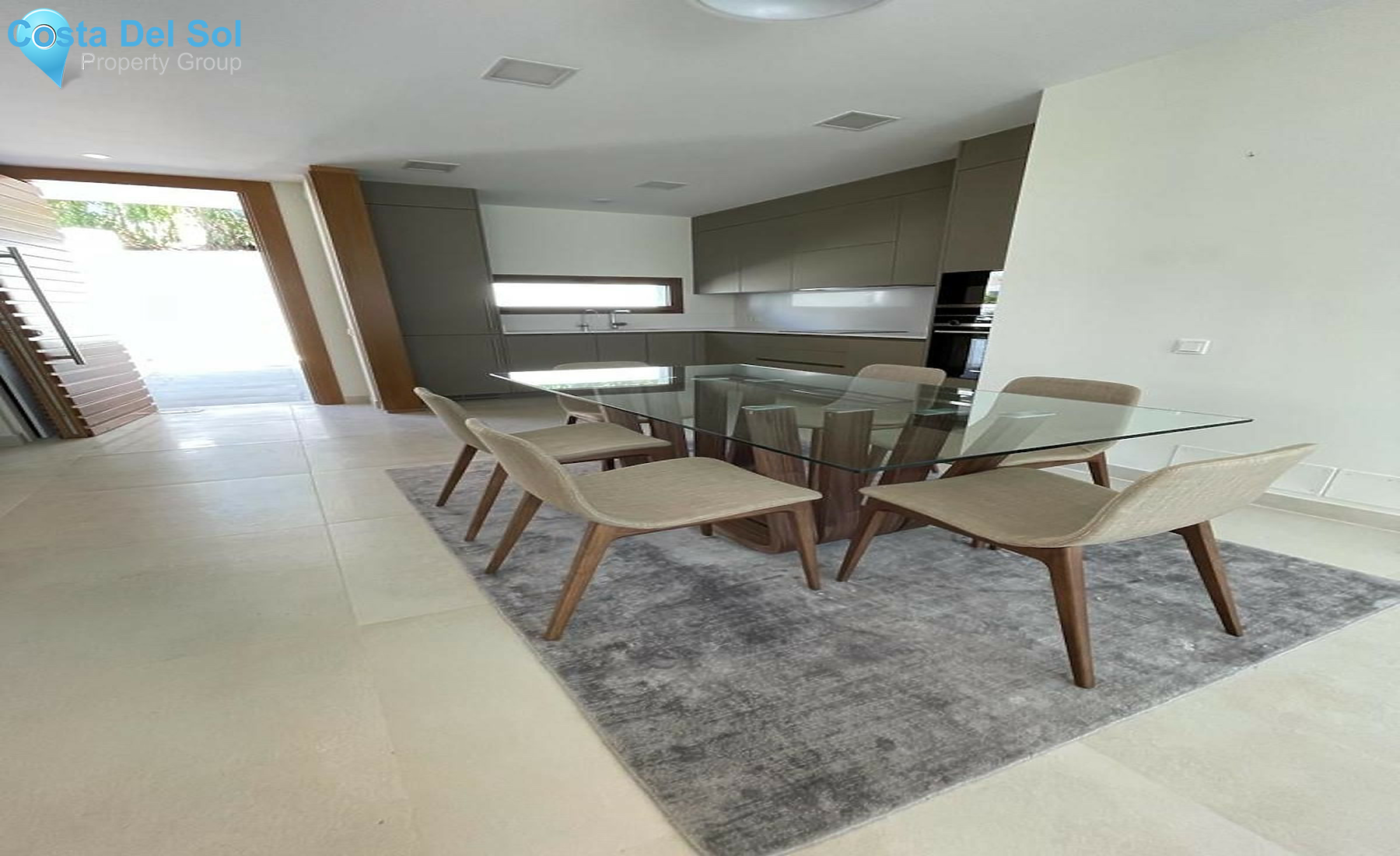 Semi-Detached House in The Golden Mile-1502725