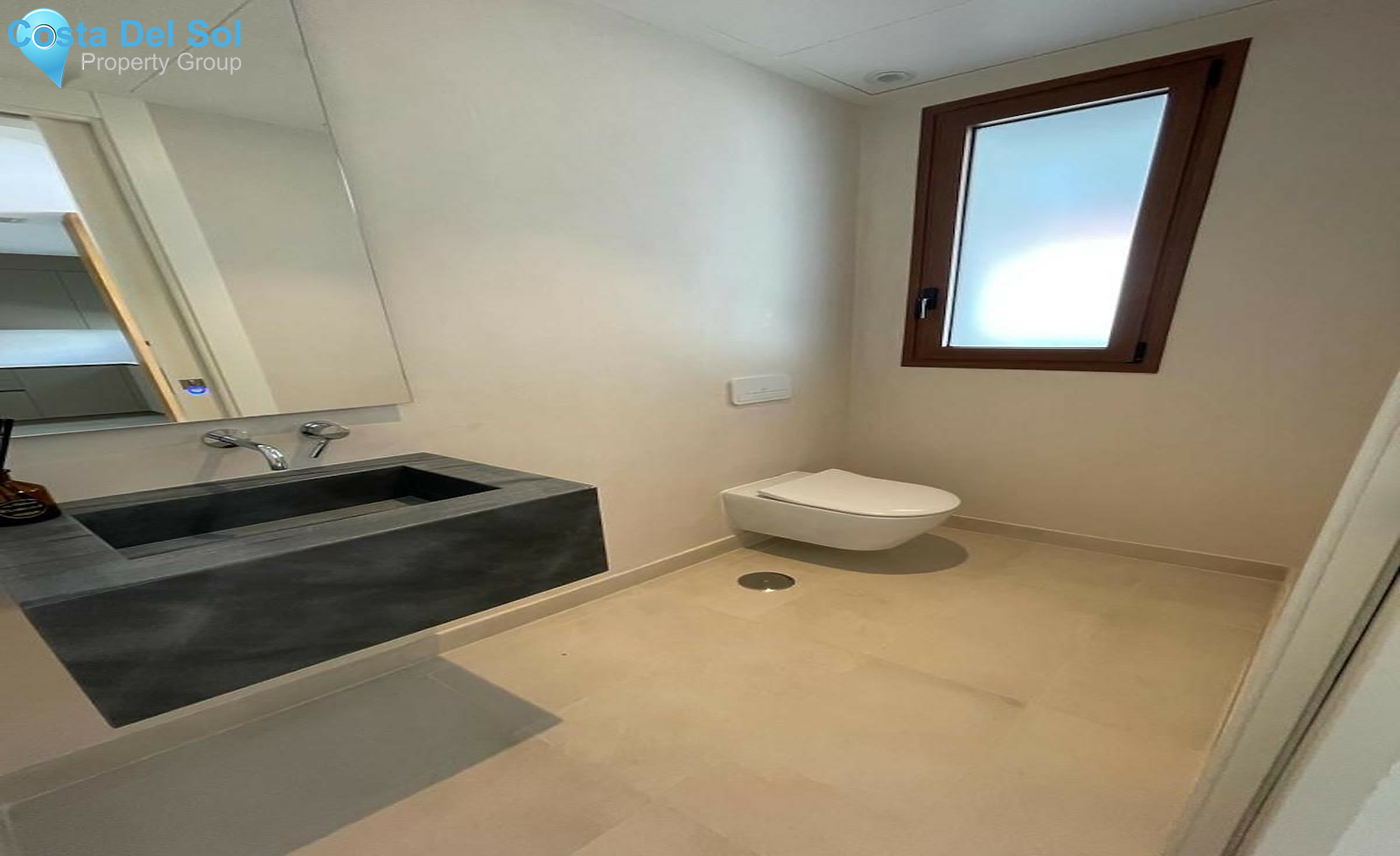 Semi-Detached House in The Golden Mile-1502727