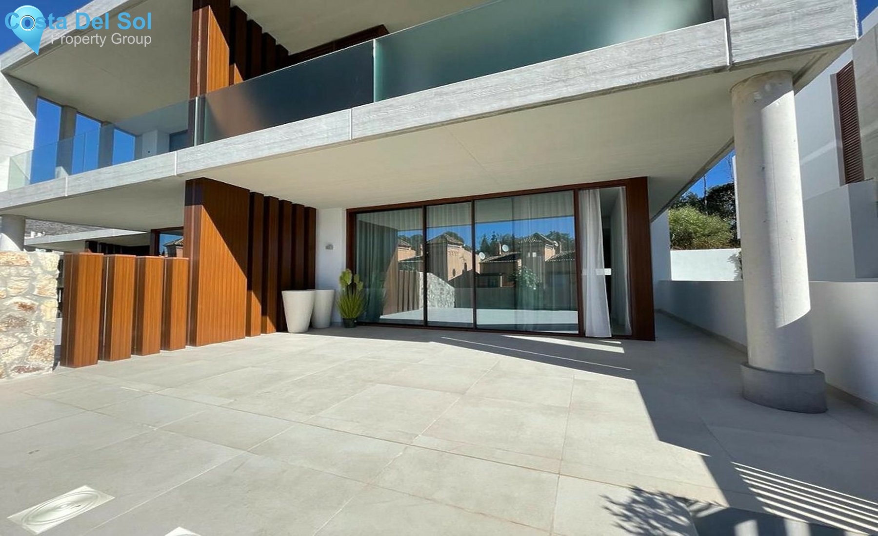 Semi-Detached House in The Golden Mile-1502728