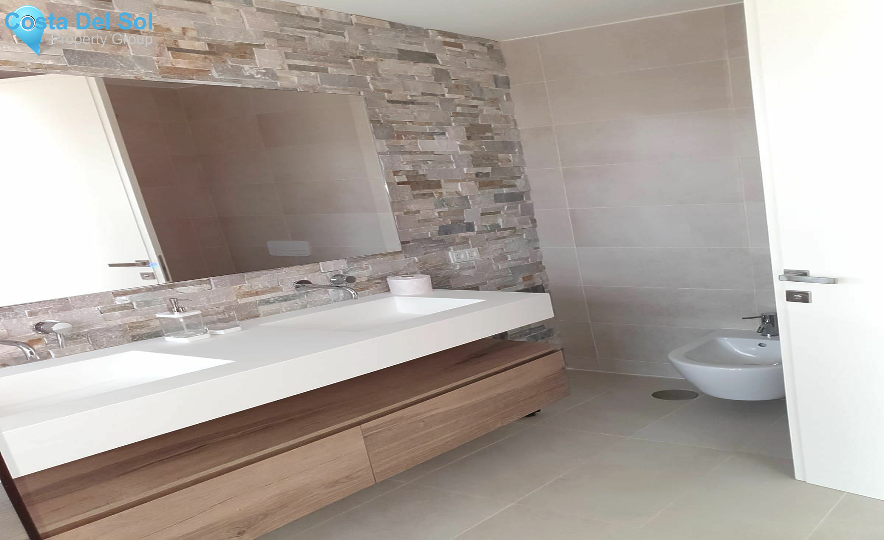 Semi-Detached House in The Golden Mile-1165766