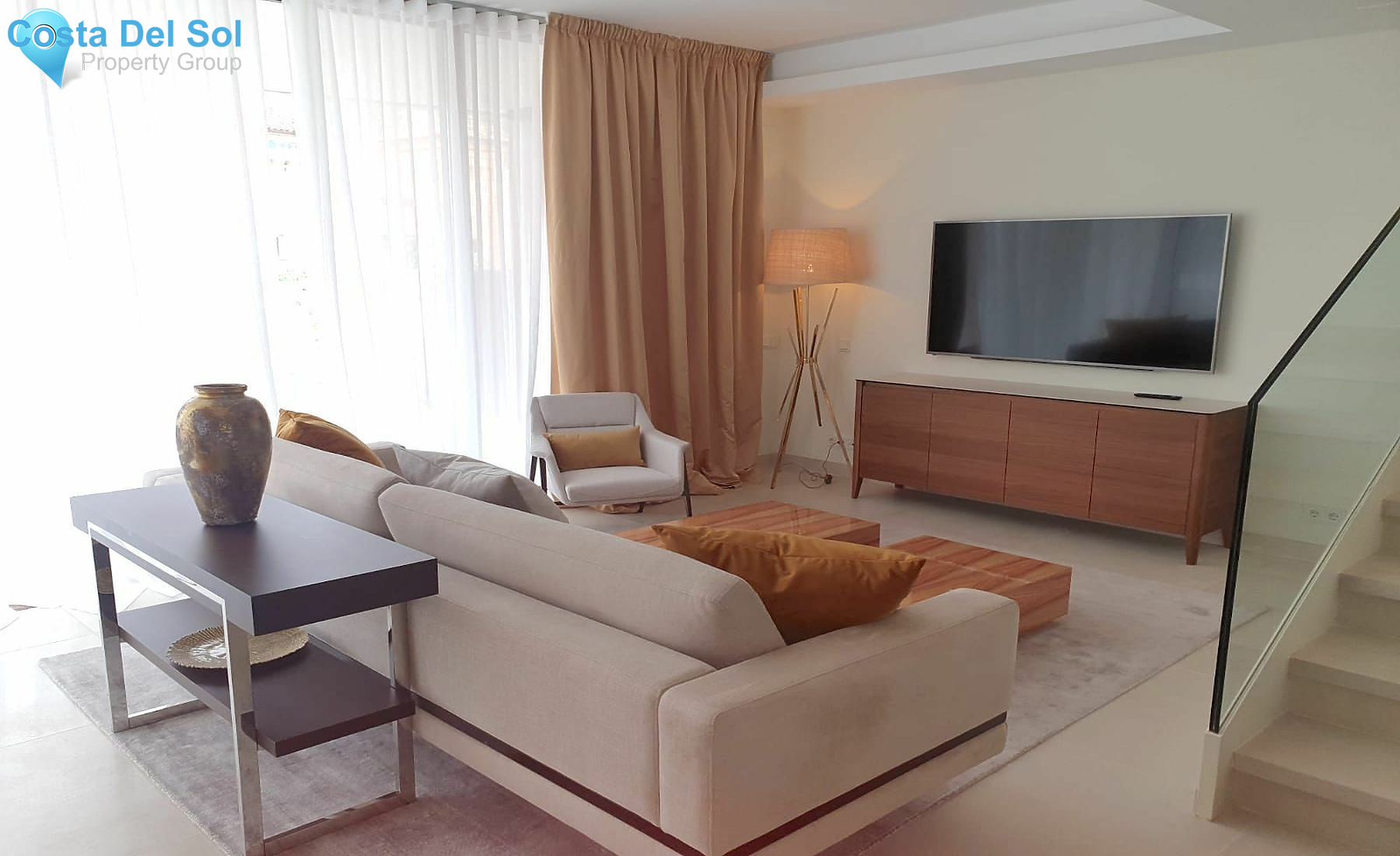 Semi-Detached House in The Golden Mile-1165758