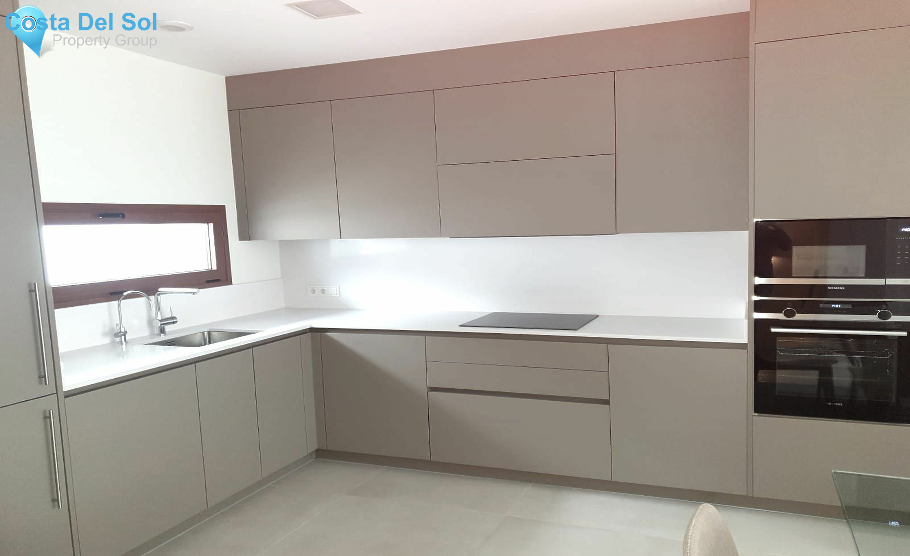 Semi-Detached House in The Golden Mile-1165761