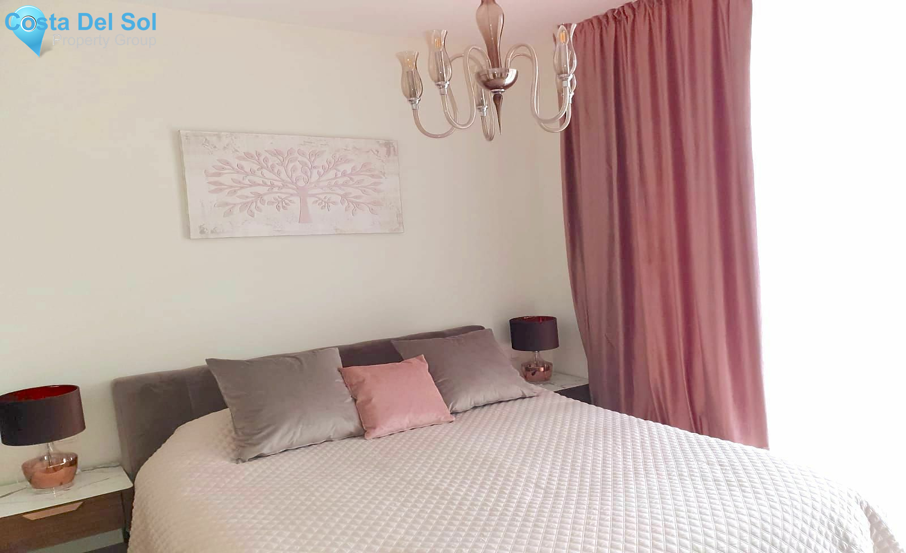 Semi-Detached House in The Golden Mile-1165764