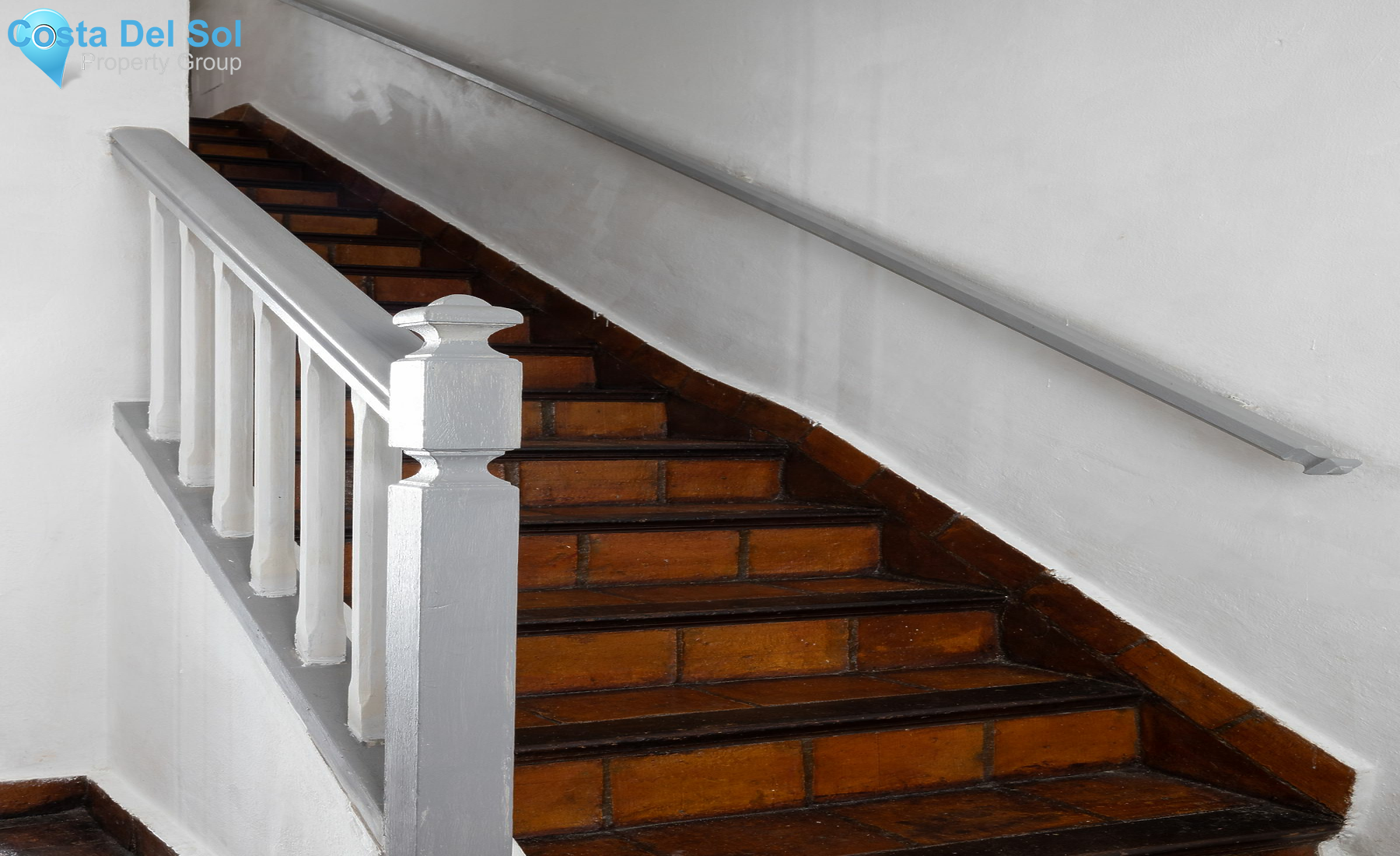 Semi-Detached House in The Golden Mile-1174311