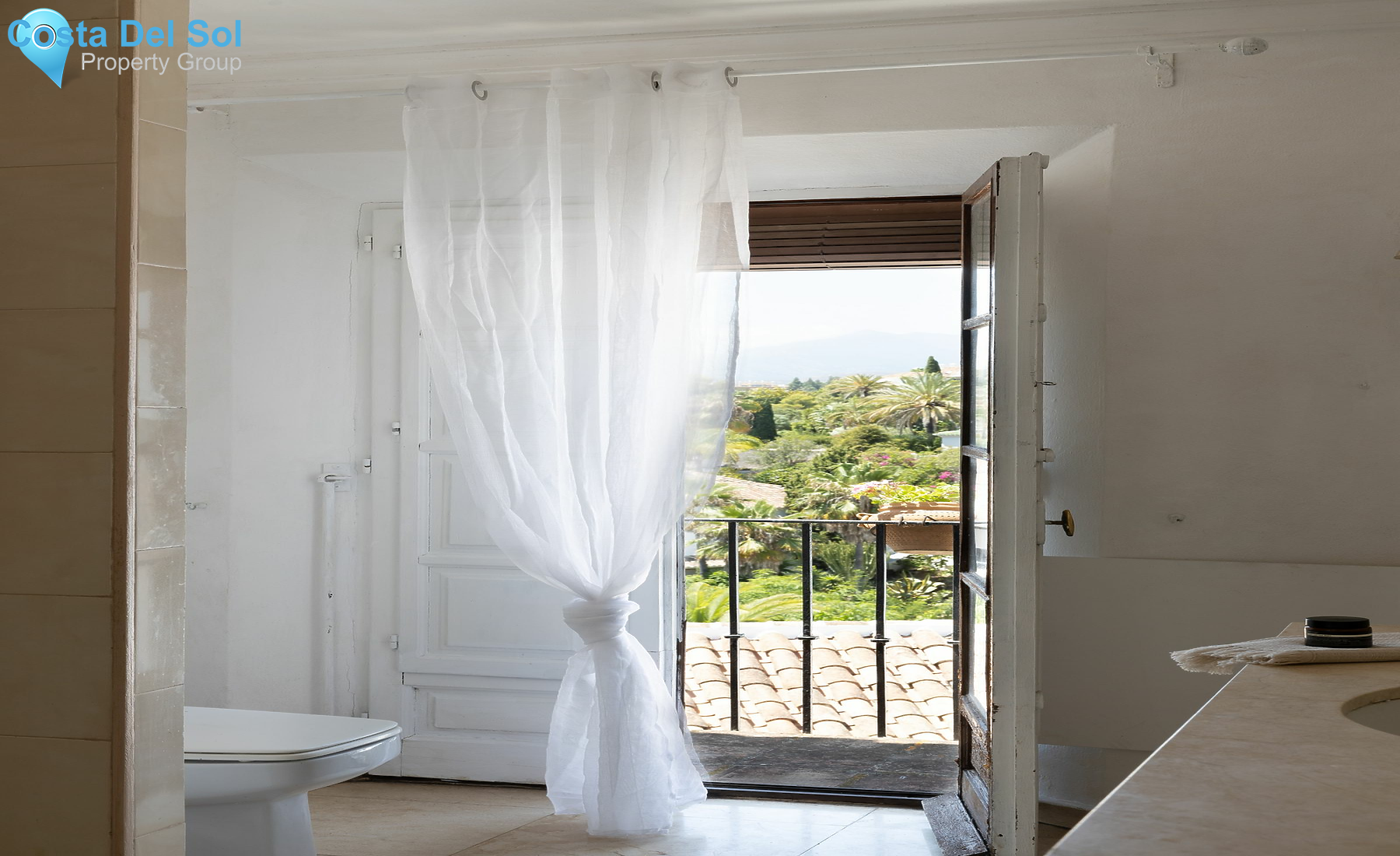 Semi-Detached House in The Golden Mile-1174318