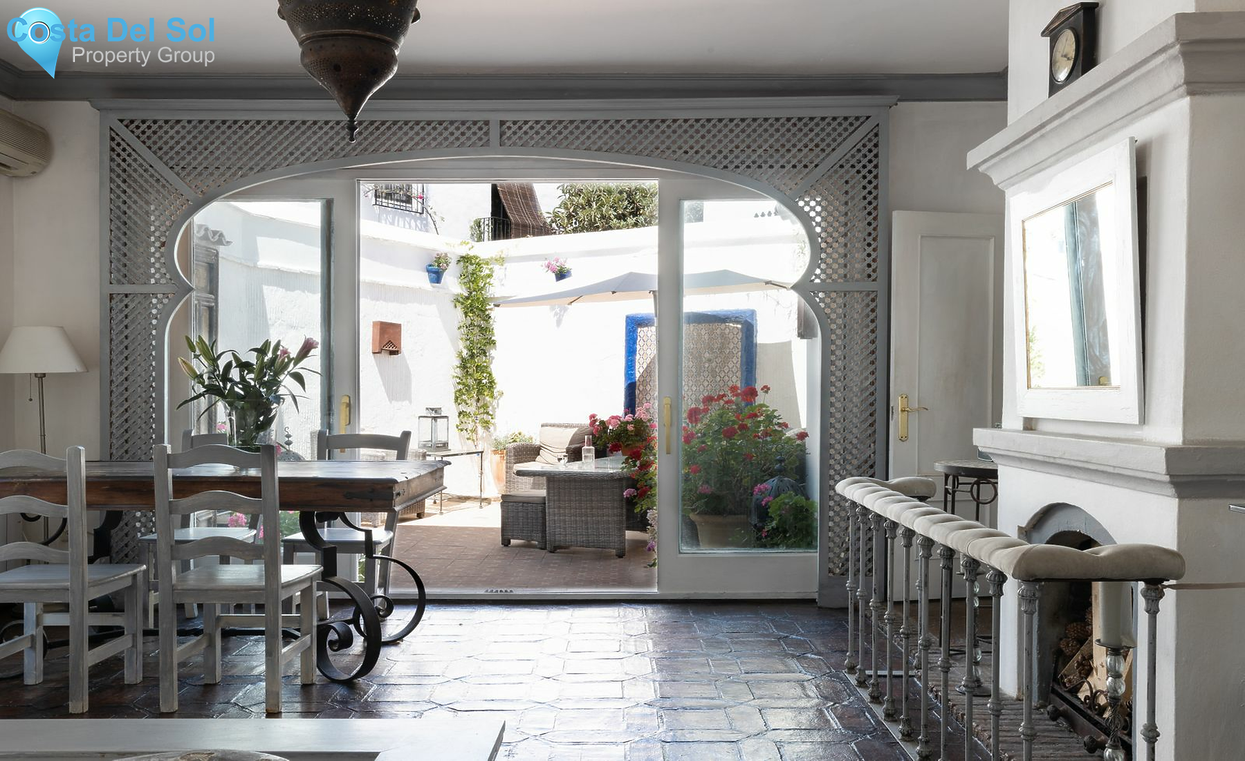 Semi-Detached House in The Golden Mile-1174303