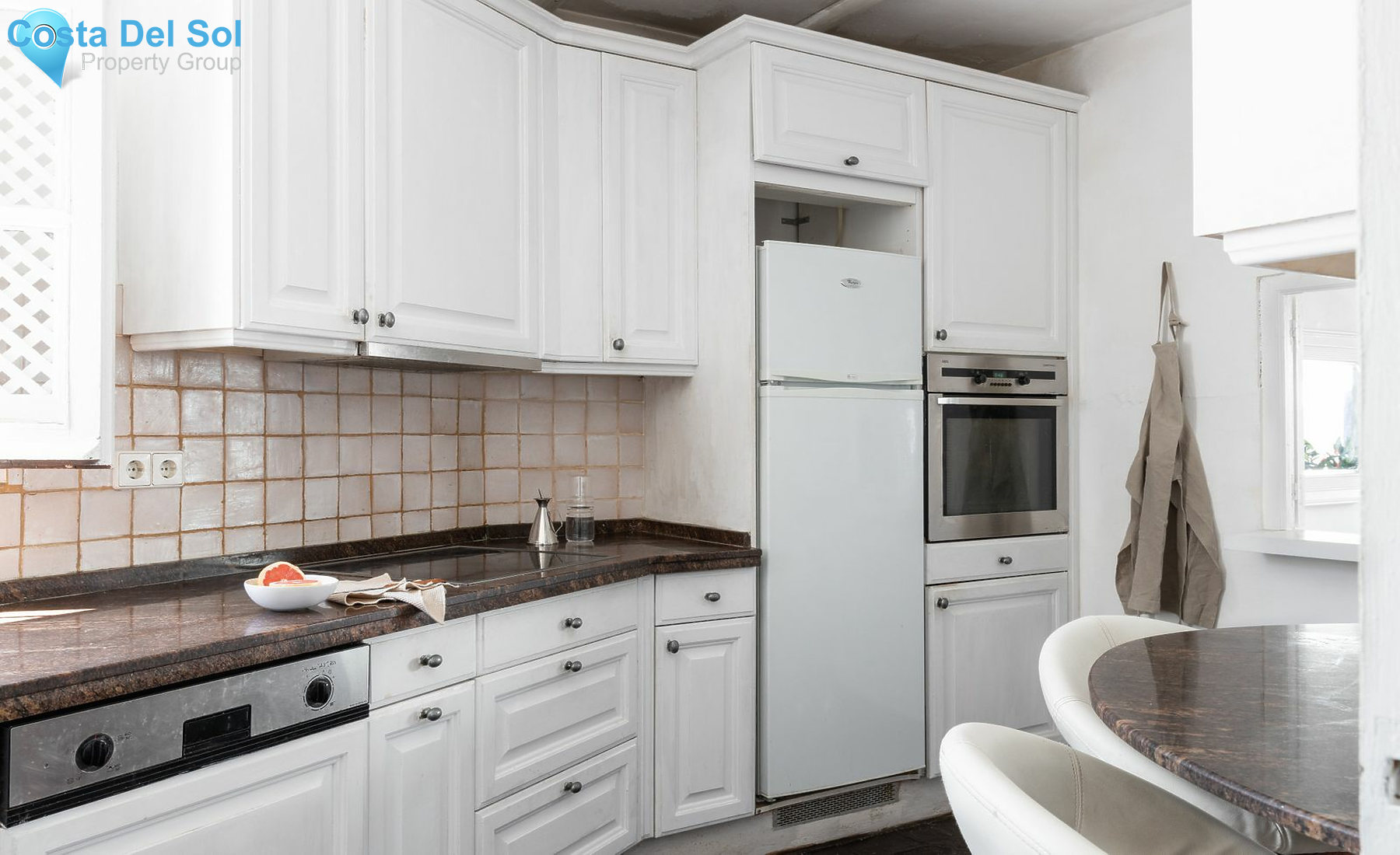 Semi-Detached House in The Golden Mile-1174305