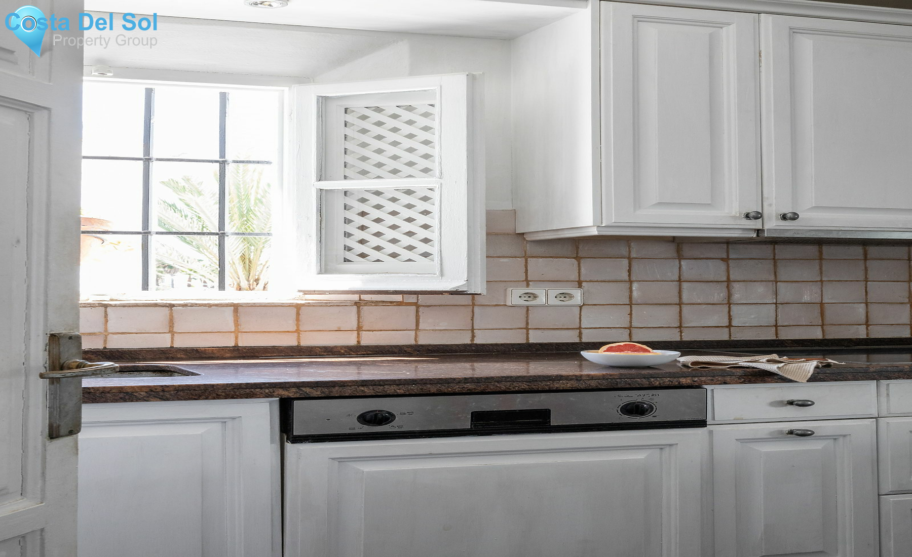 Semi-Detached House in The Golden Mile-1174306