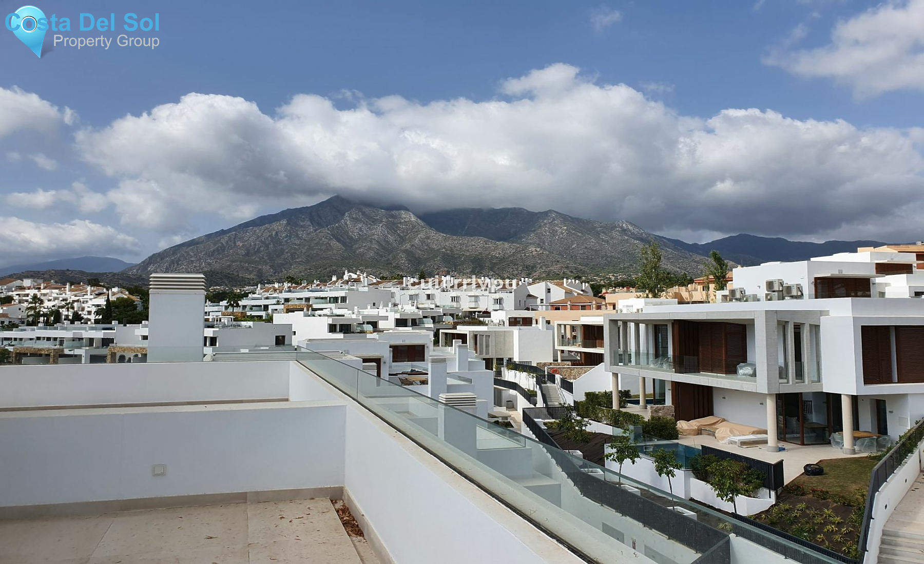 Semi-Detached House in The Golden Mile-1175399