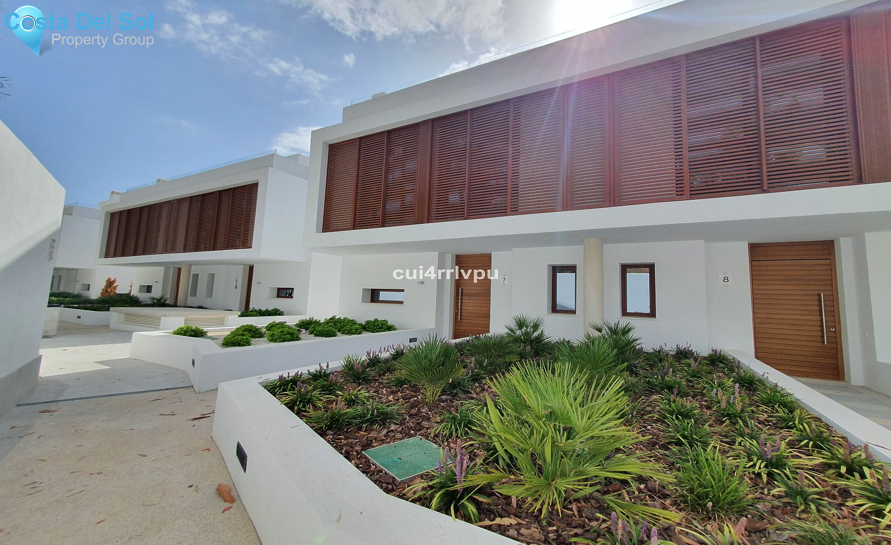 Semi-Detached House in The Golden Mile-1175401