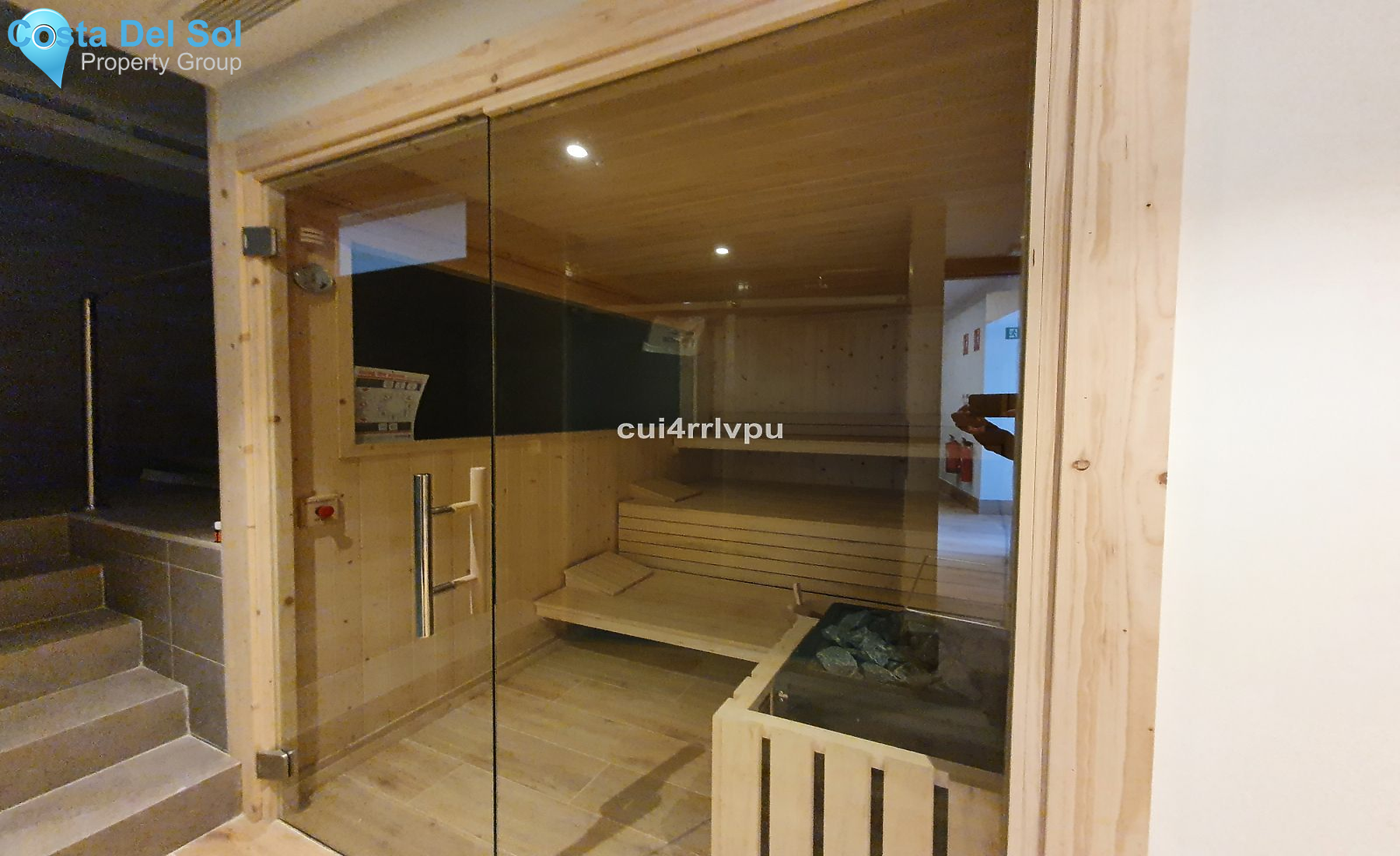 Semi-Detached House in The Golden Mile-1175403