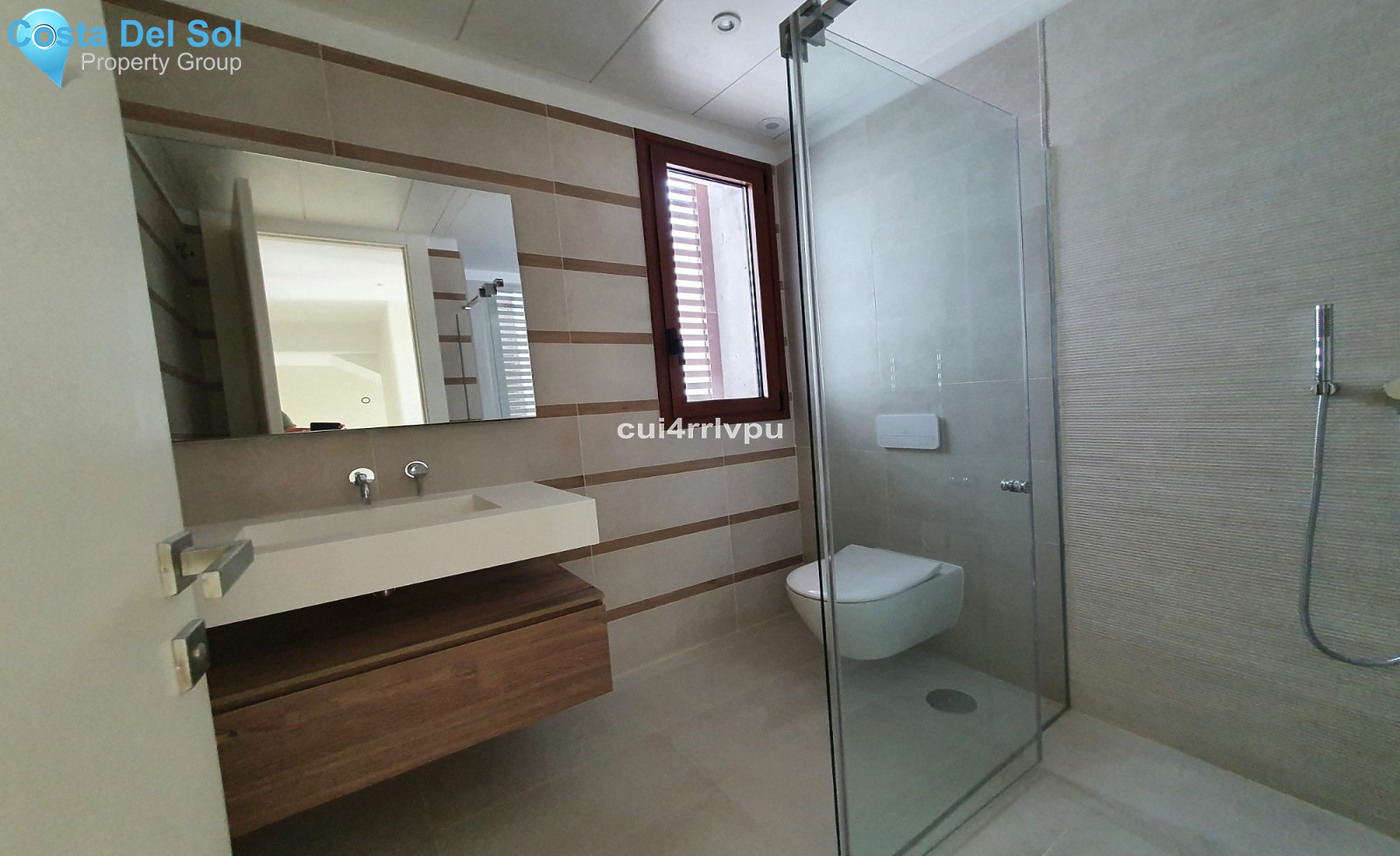 Semi-Detached House in The Golden Mile-1175394