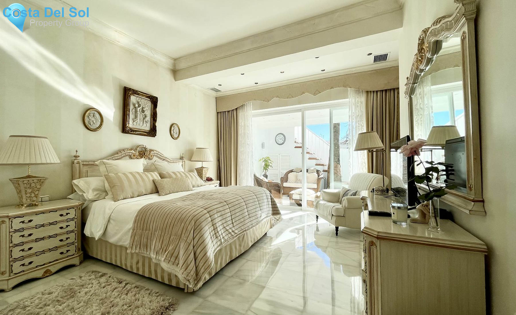 Semi-Detached House in The Golden Mile-1484557