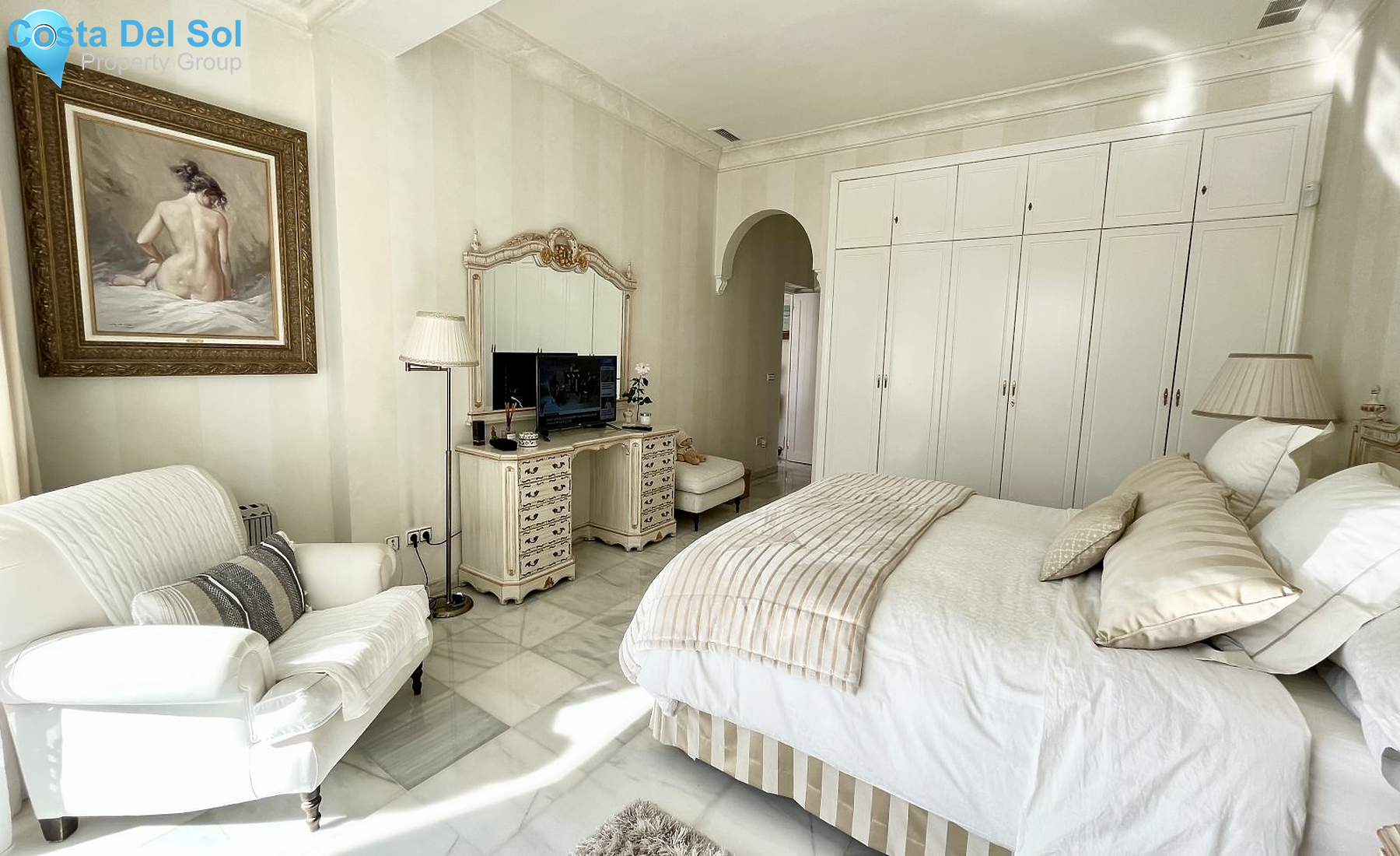 Semi-Detached House in The Golden Mile-1484559