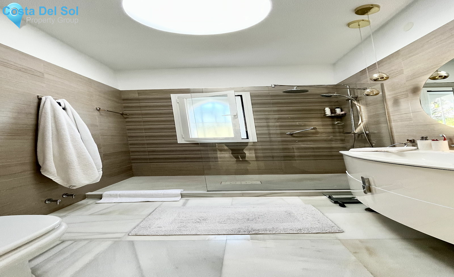 Semi-Detached House in The Golden Mile-1484560