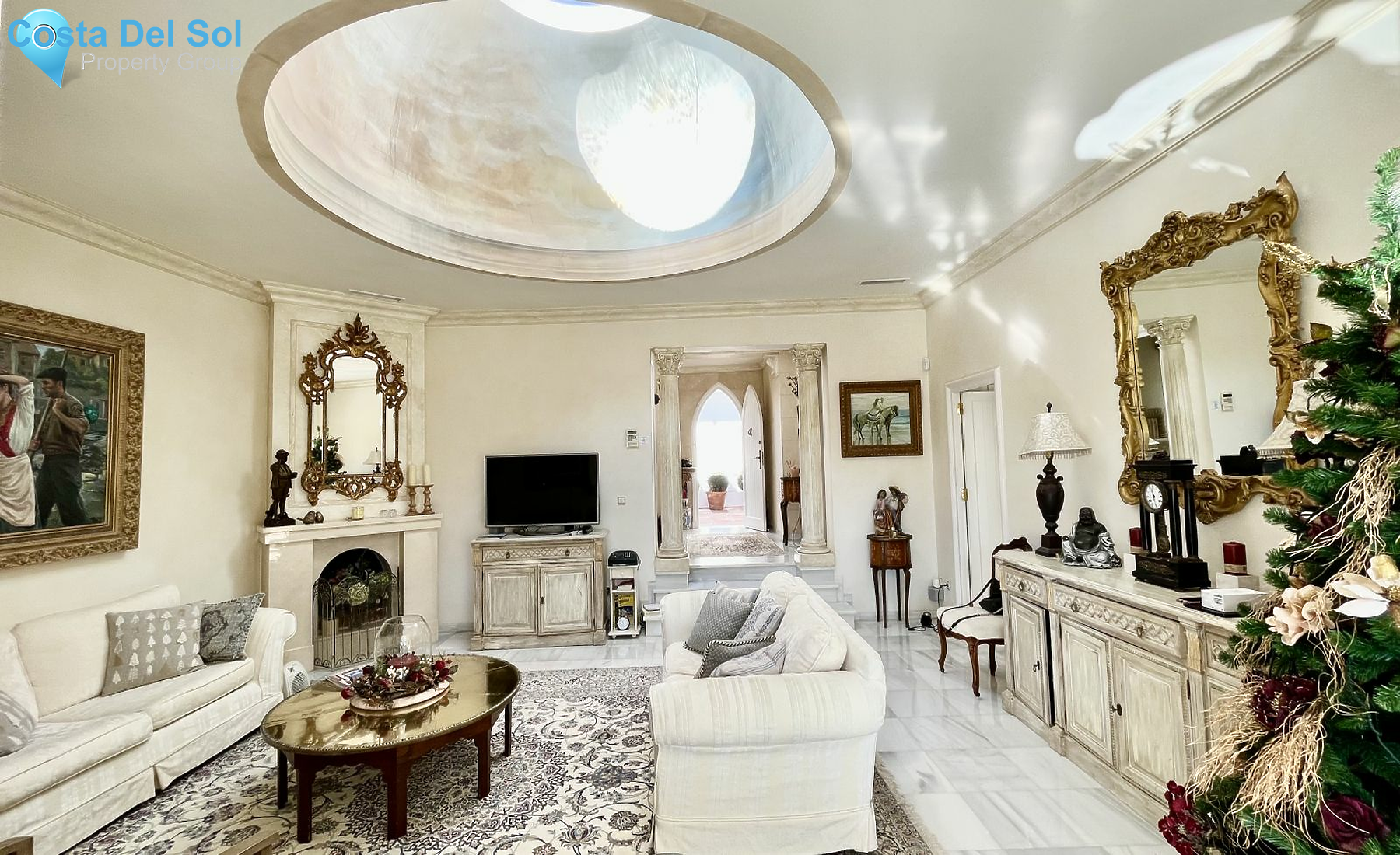 Semi-Detached House in The Golden Mile-1484546