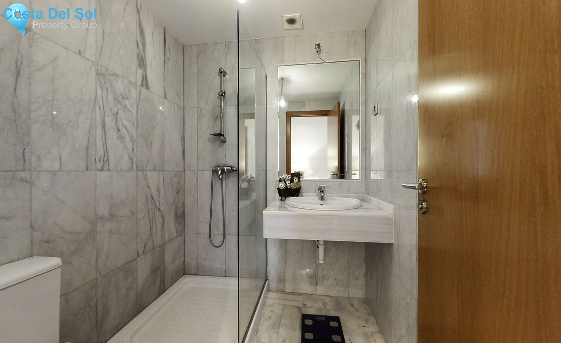 Top Floor Apartment in Benahavís-1412720