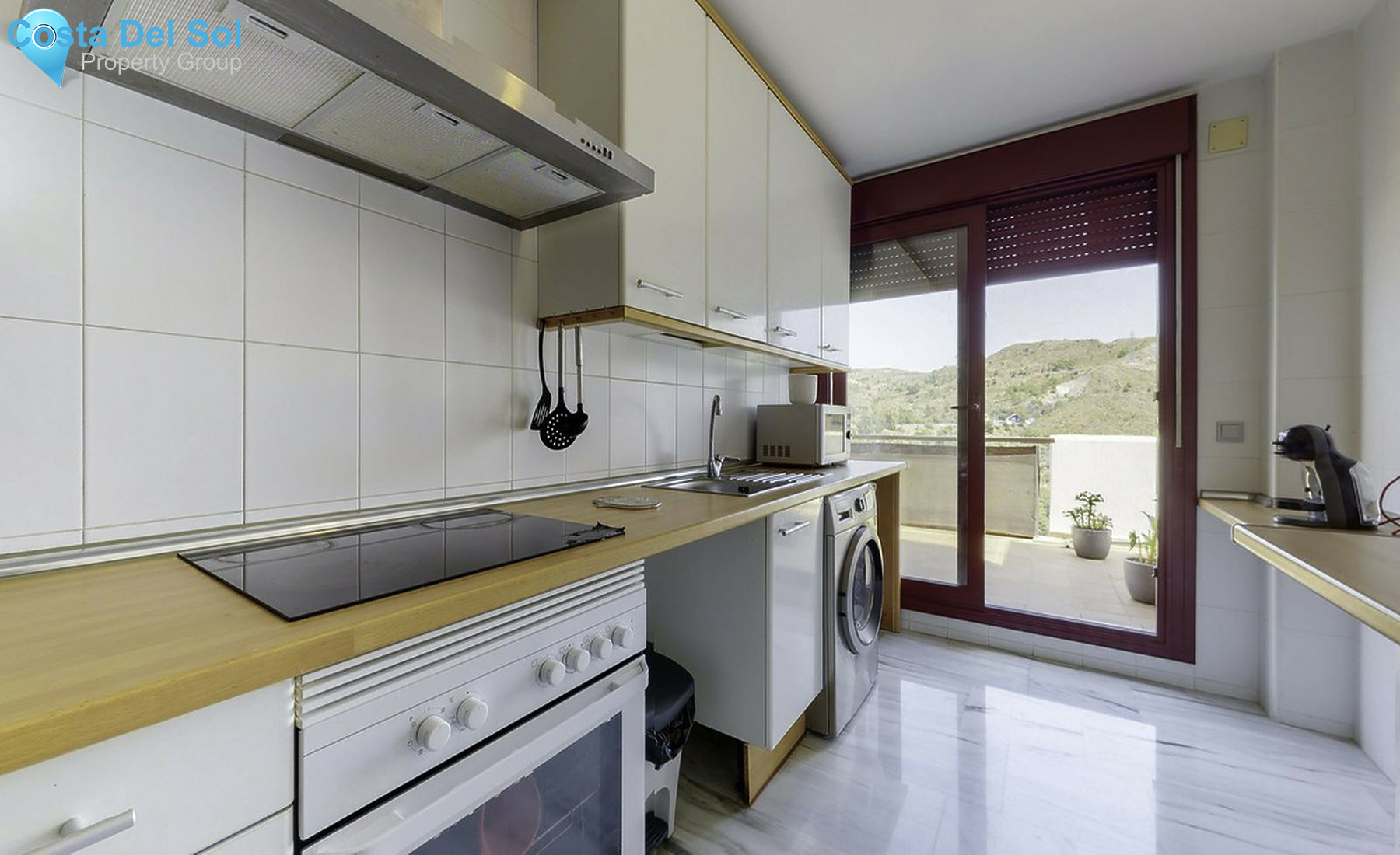 Top Floor Apartment in Benahavís-1412722