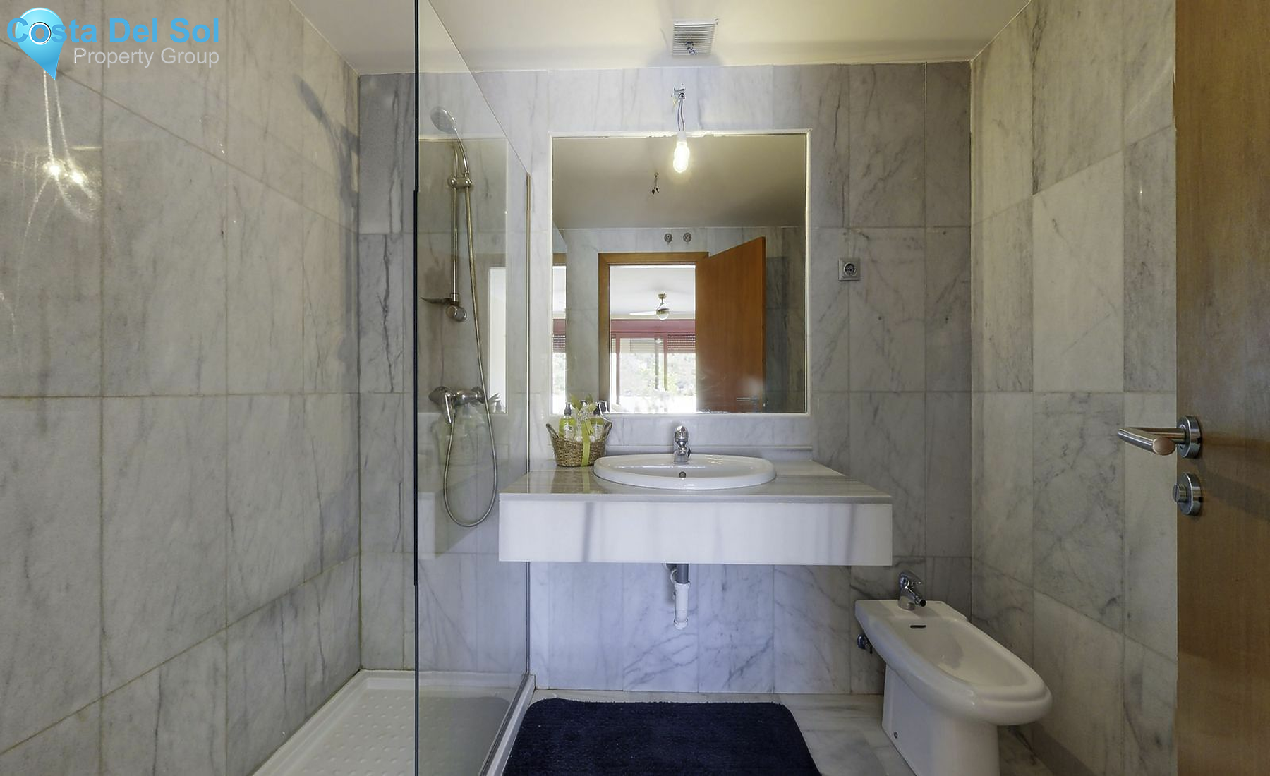 Top Floor Apartment in Benahavís