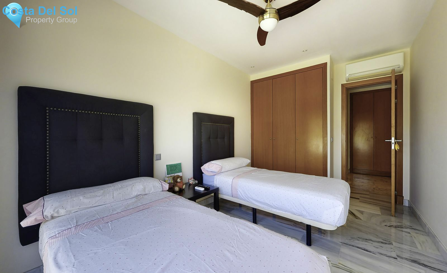 Top Floor Apartment in Benahavís-1474399
