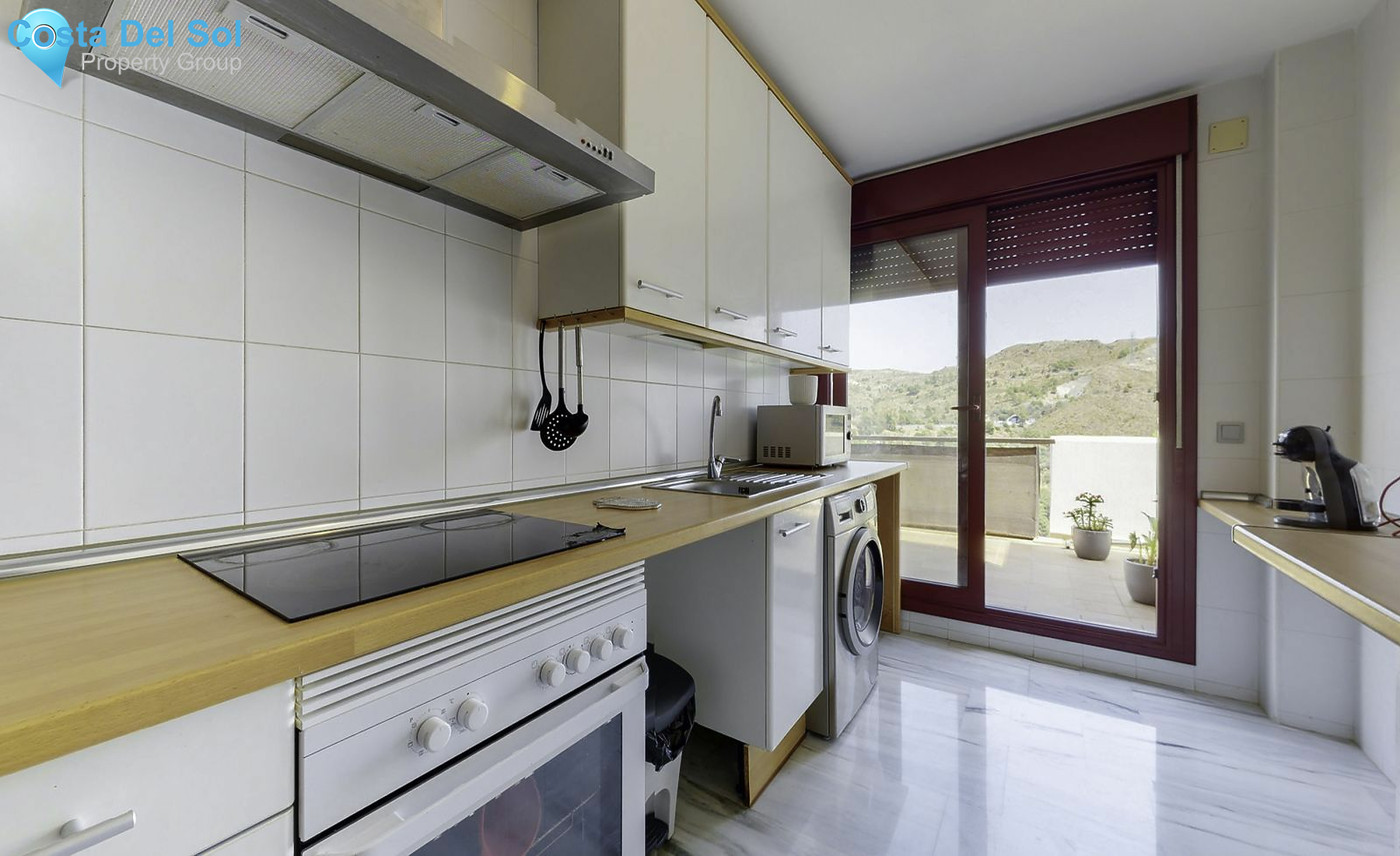 Top Floor Apartment in Benahavís-1474382
