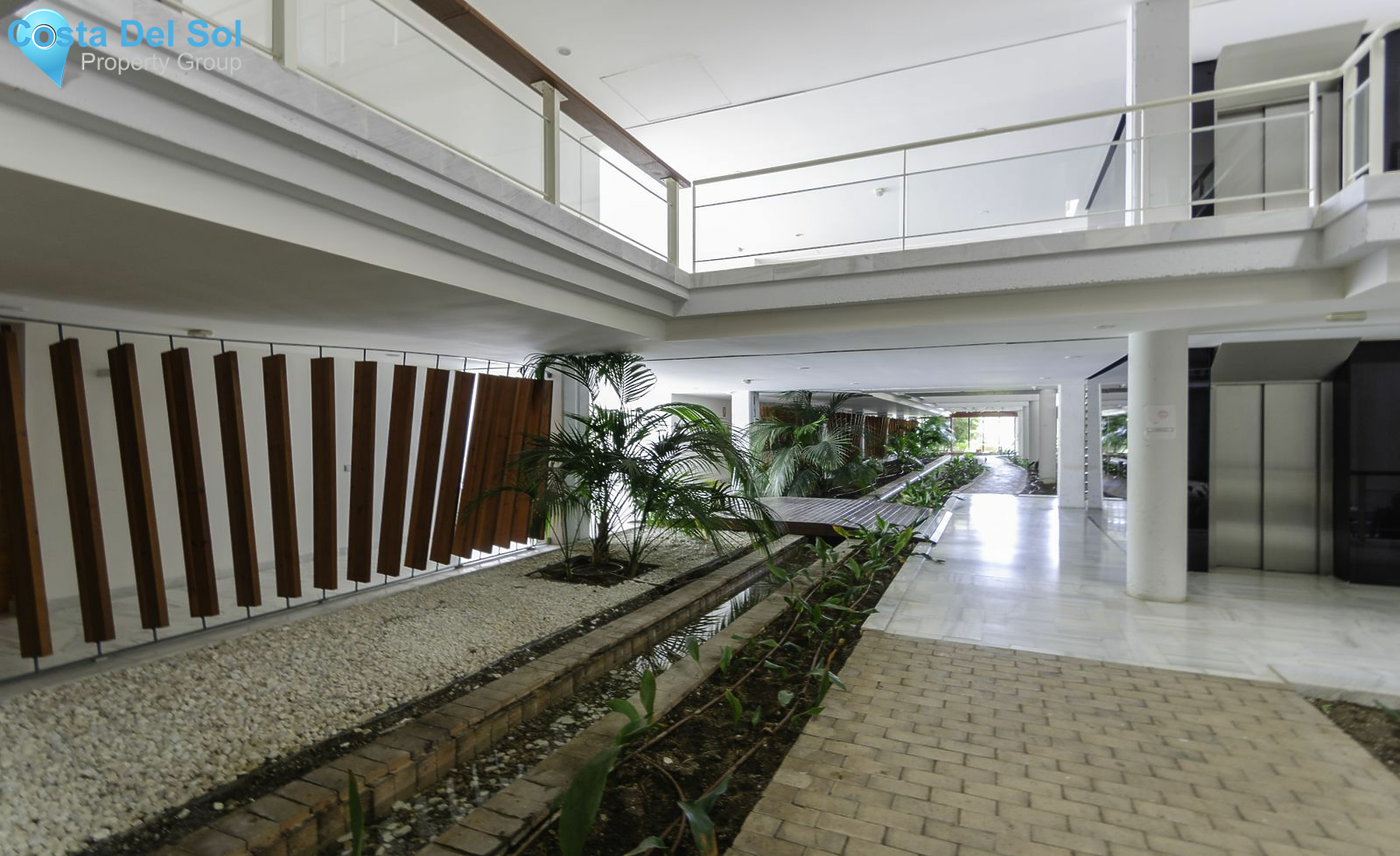 Top Floor Apartment in Benahavís-1474387