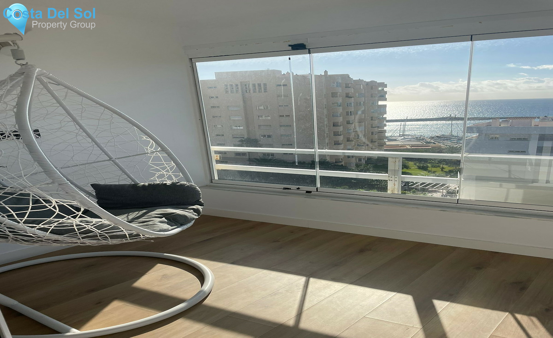 Top Floor Apartment in Estepona-1264683