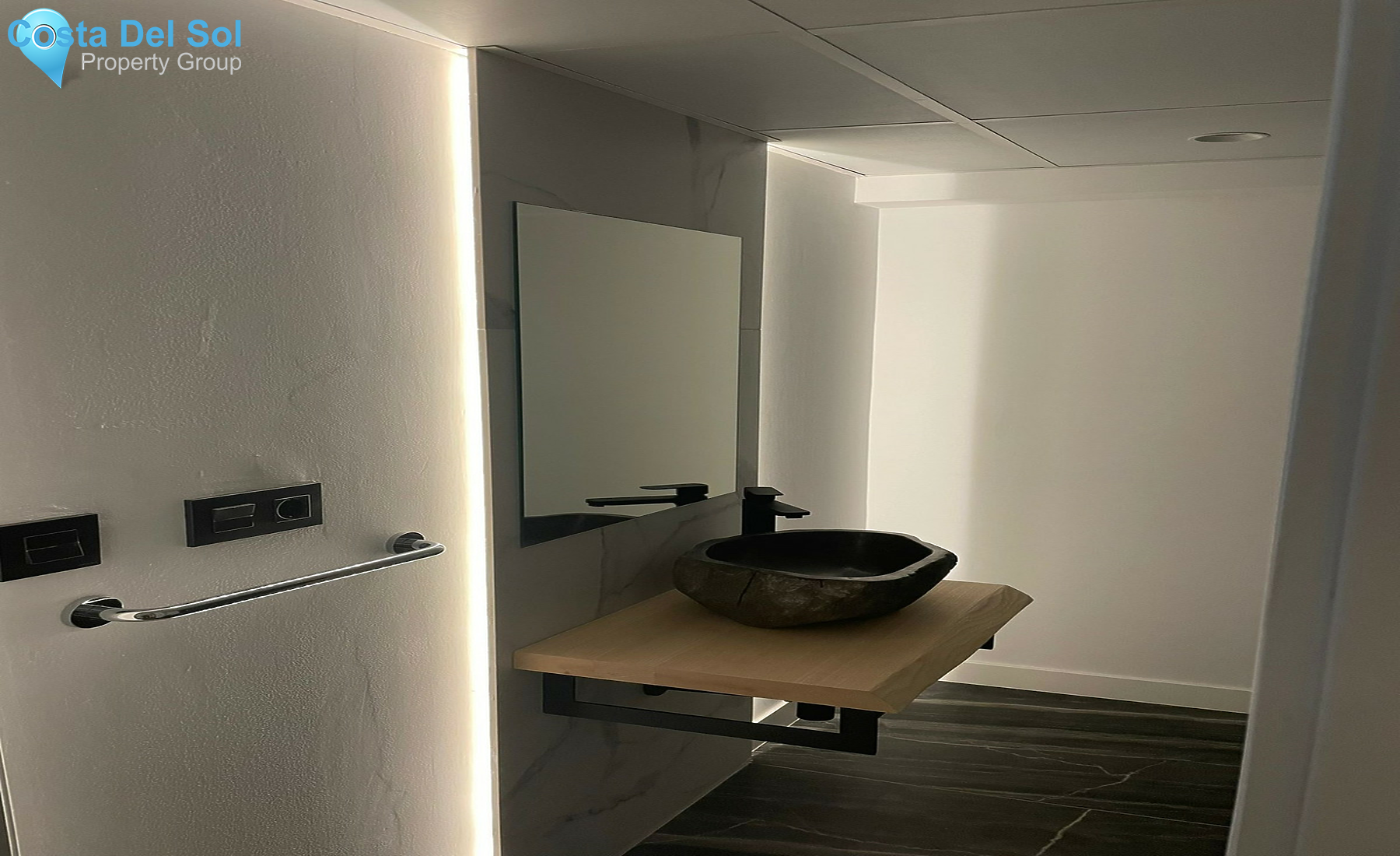 Top Floor Apartment in Estepona-1264700