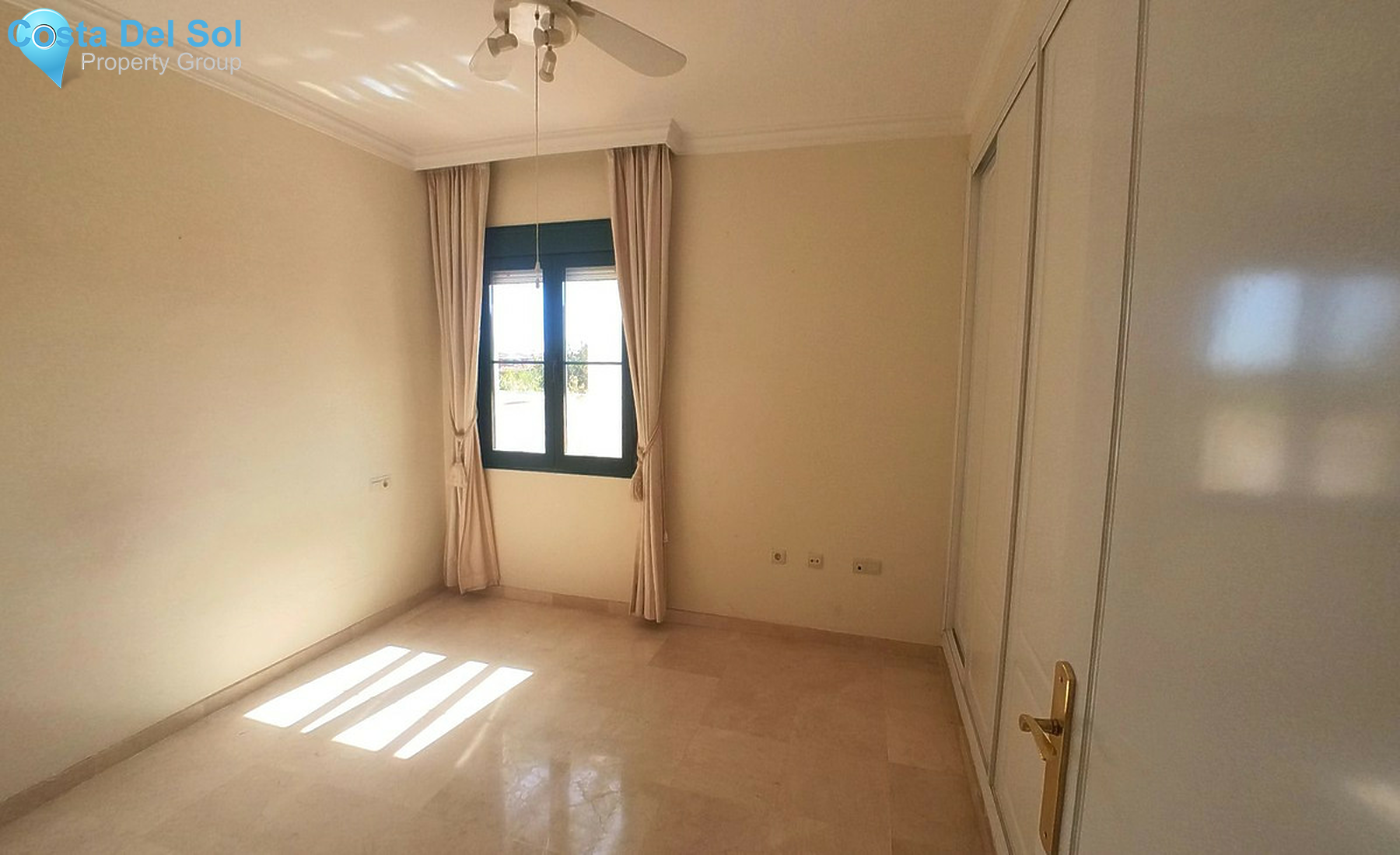 Top Floor Apartment in Estepona-1271624