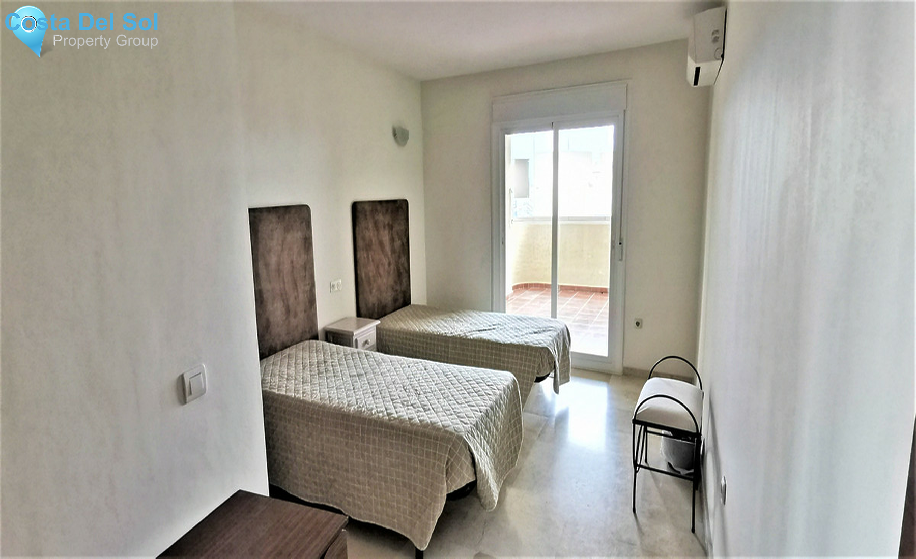 Top Floor Apartment in Estepona-1323428