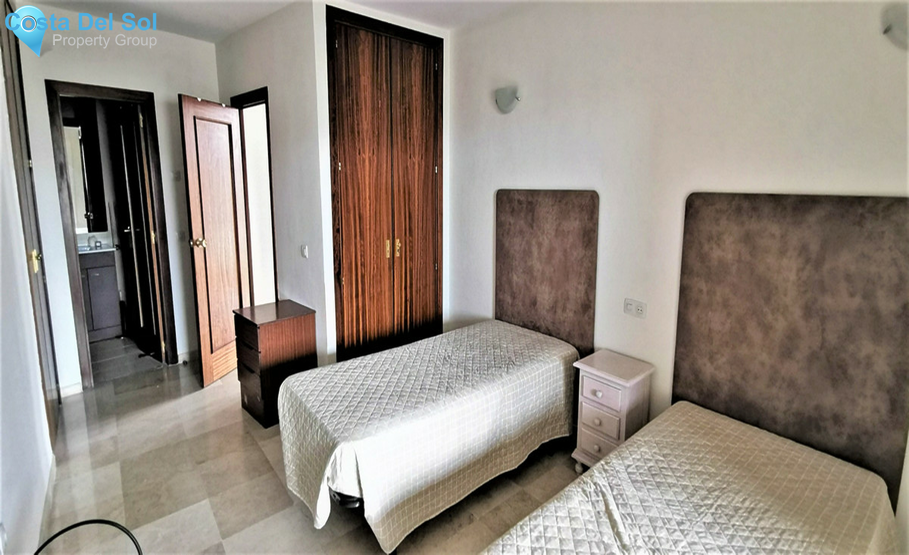 Top Floor Apartment in Estepona-1323429