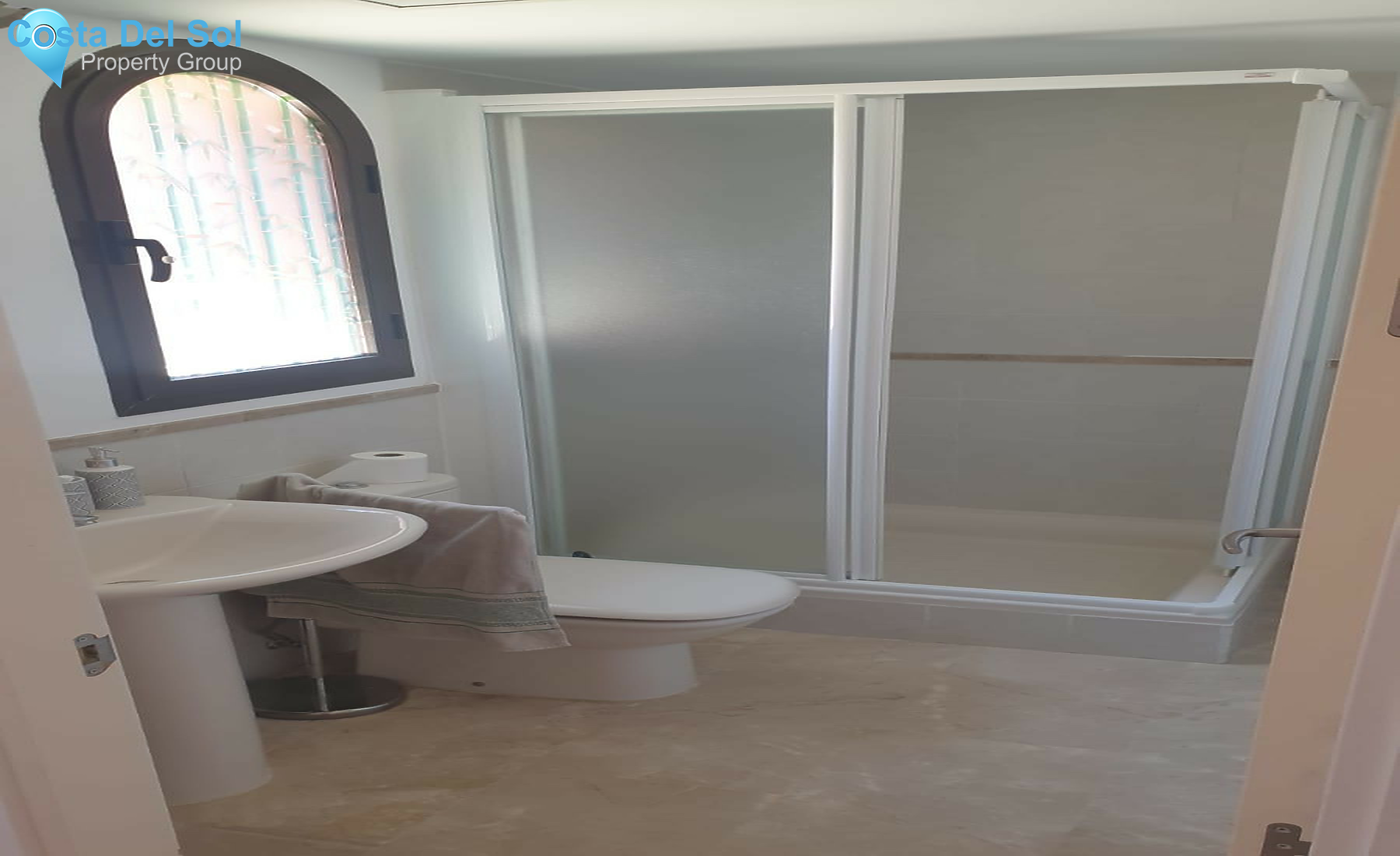 Top Floor Apartment in Estepona-1415841