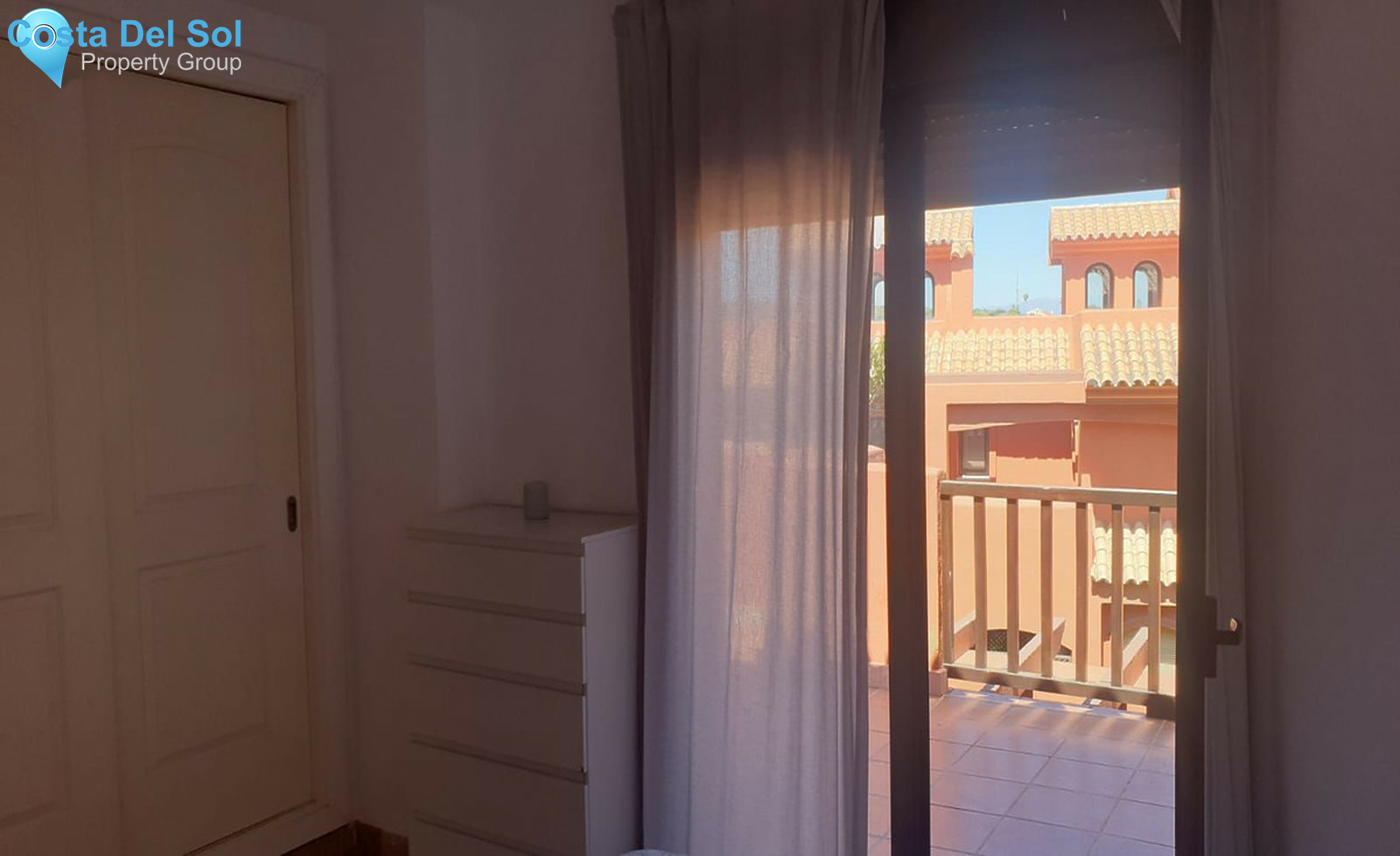 Top Floor Apartment in Estepona-1415849