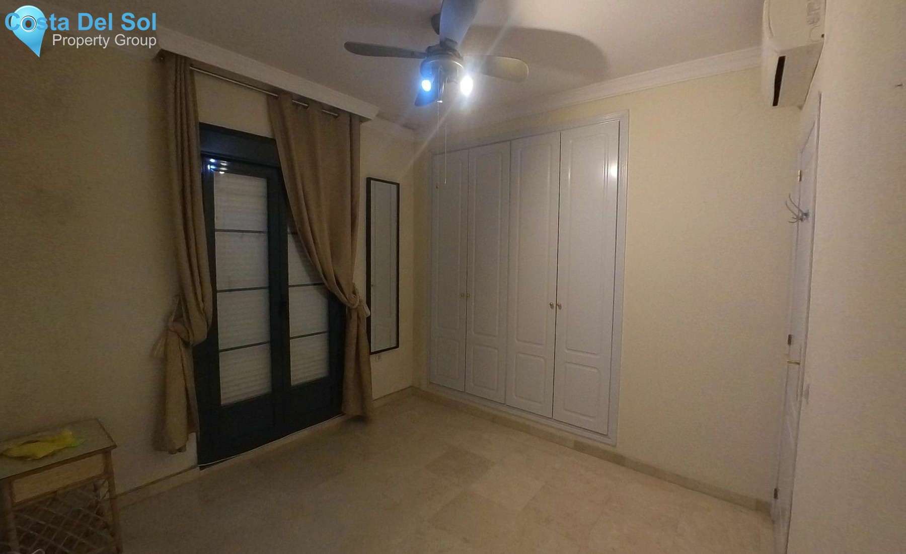 Top Floor Apartment in Estepona-1138368