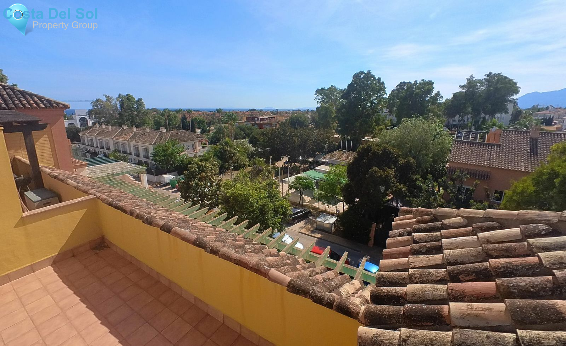 Top Floor Apartment in Estepona-1138370