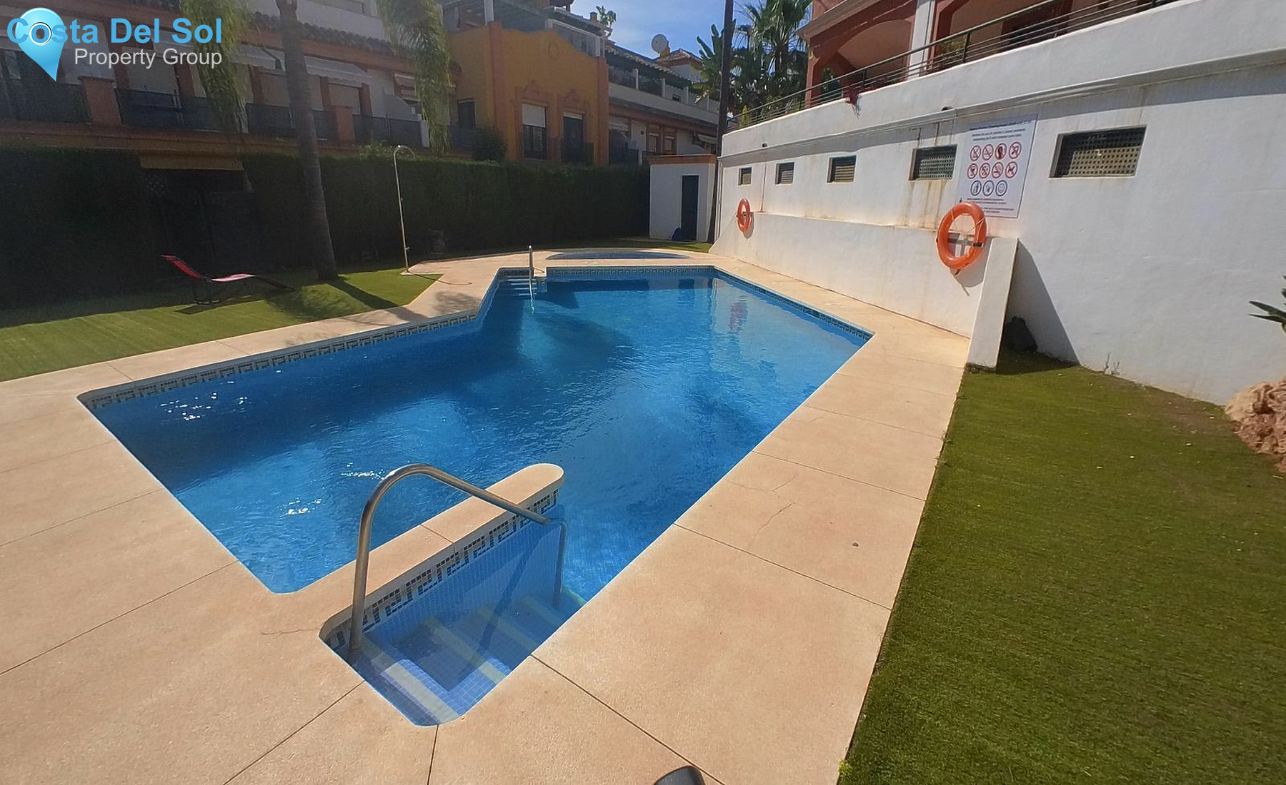 Top Floor Apartment in Estepona-1138374