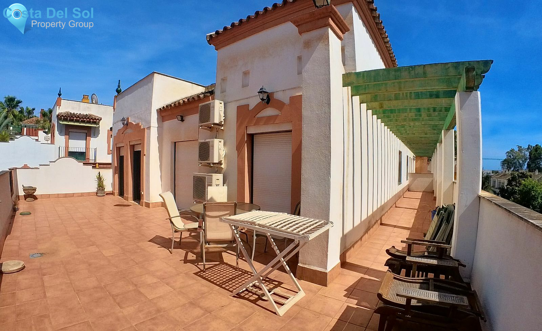 Top Floor Apartment in Estepona-1138360