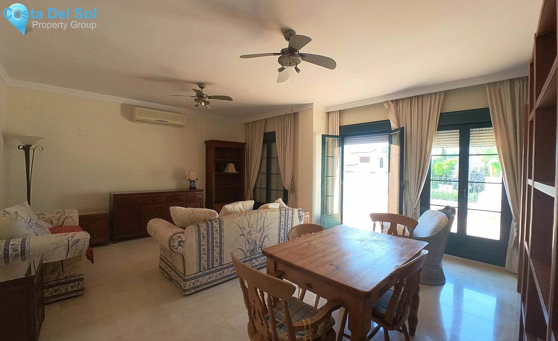 Top Floor Apartment in Estepona-1138361