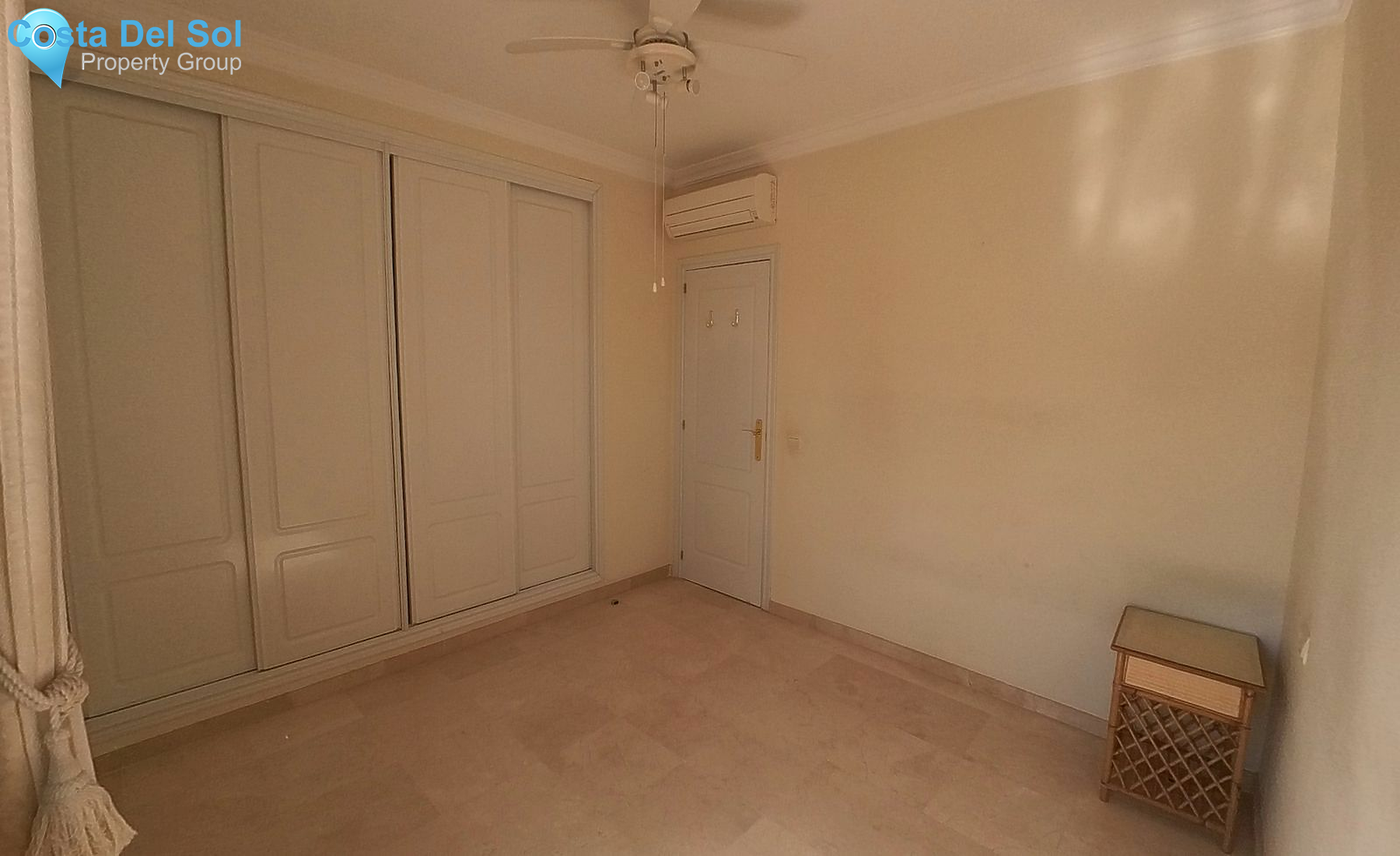Top Floor Apartment in Estepona-1138365