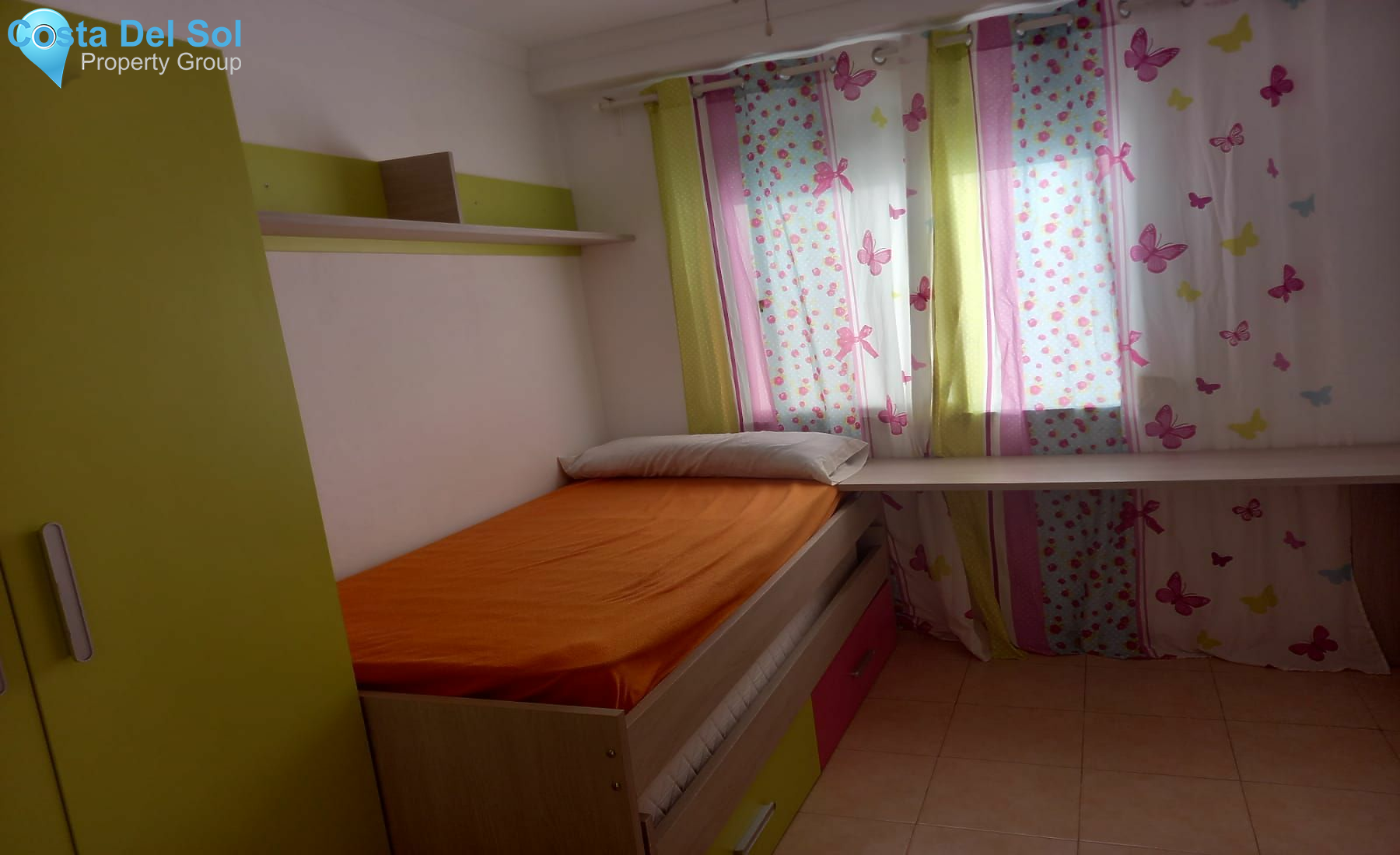 Top Floor Apartment in Estepona-1153947