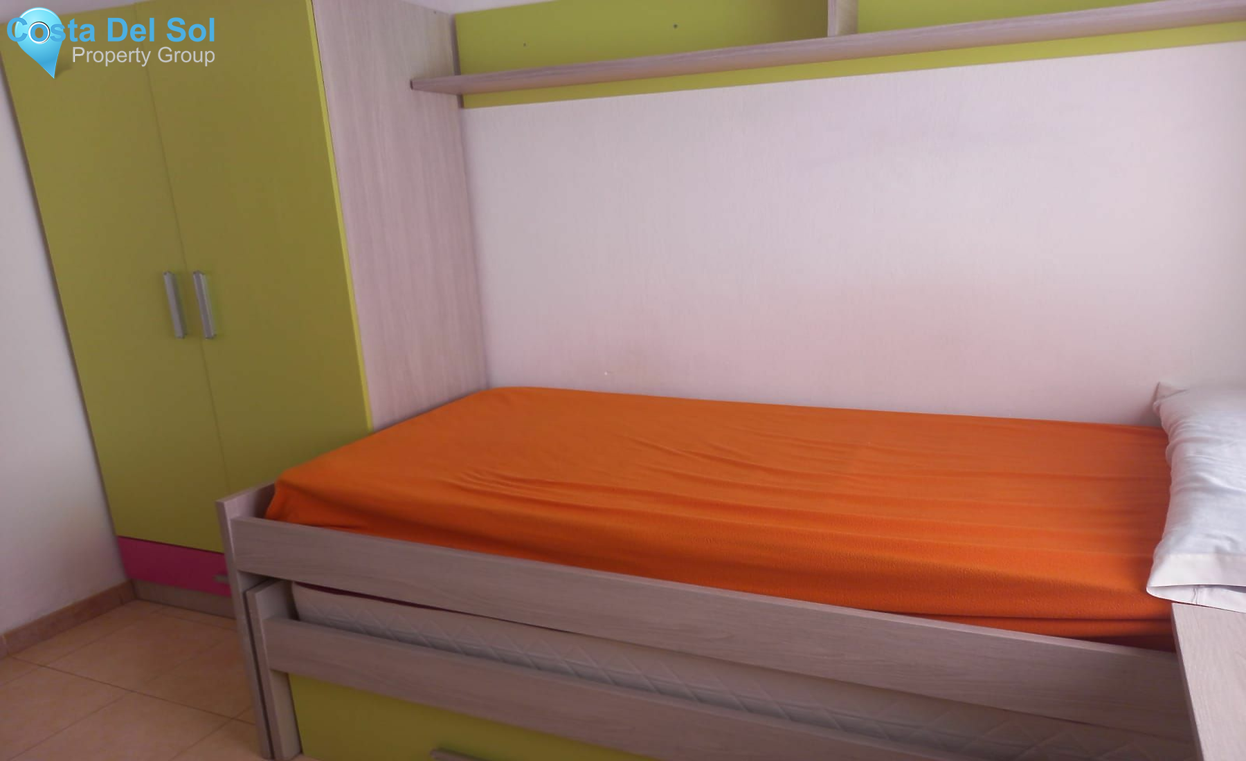 Top Floor Apartment in Estepona-1153934