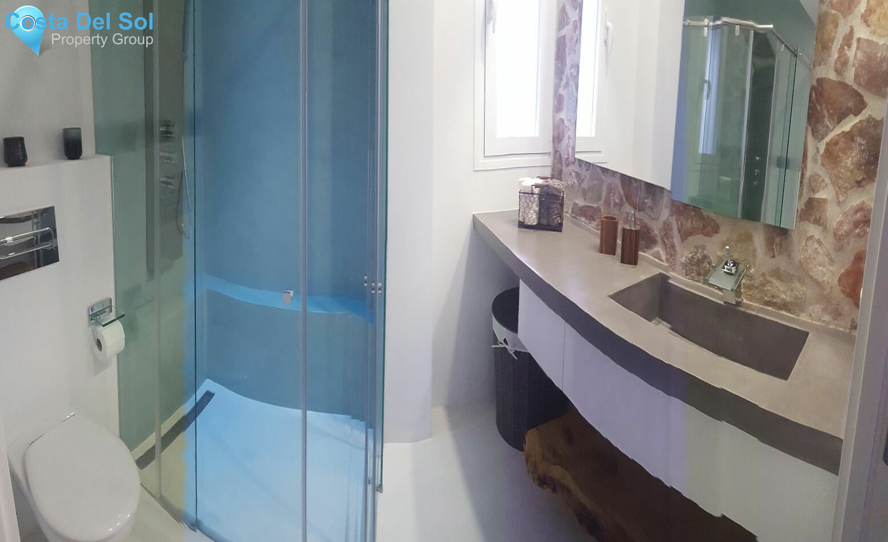 Top Floor Apartment in Estepona-1203036