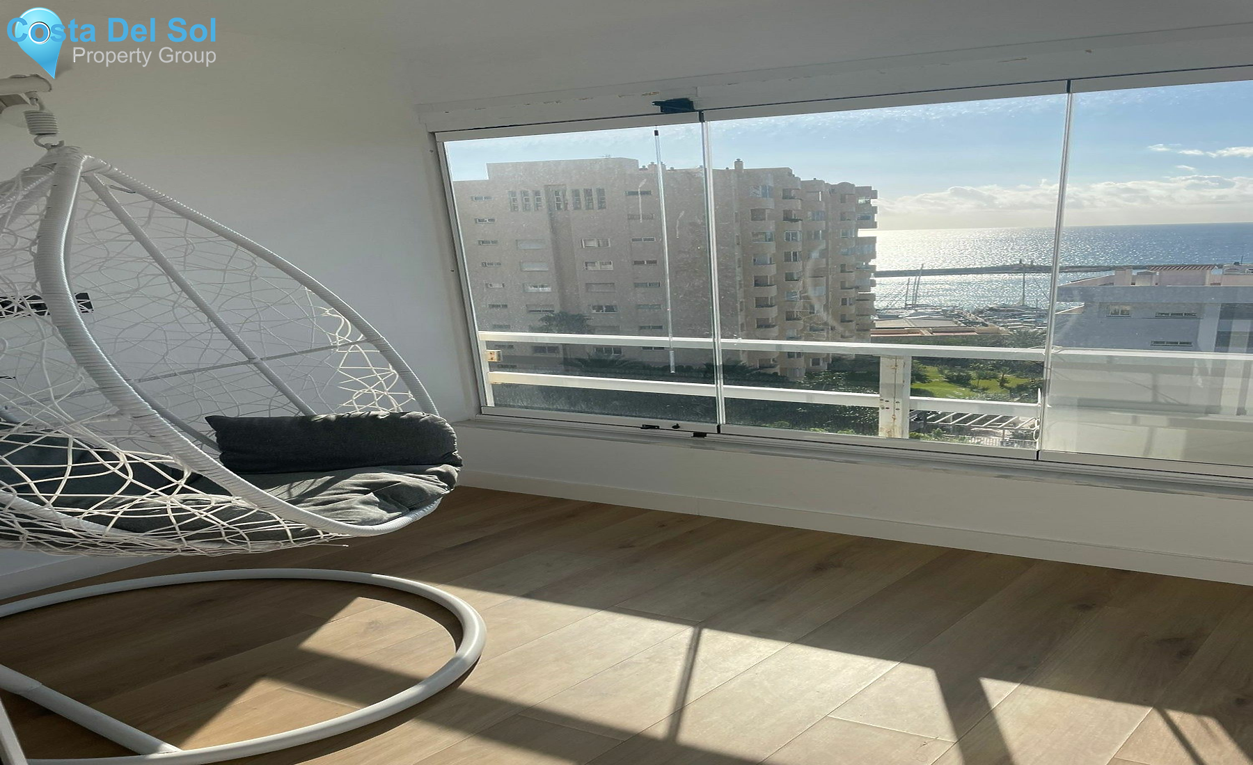 Top Floor Apartment in Estepona