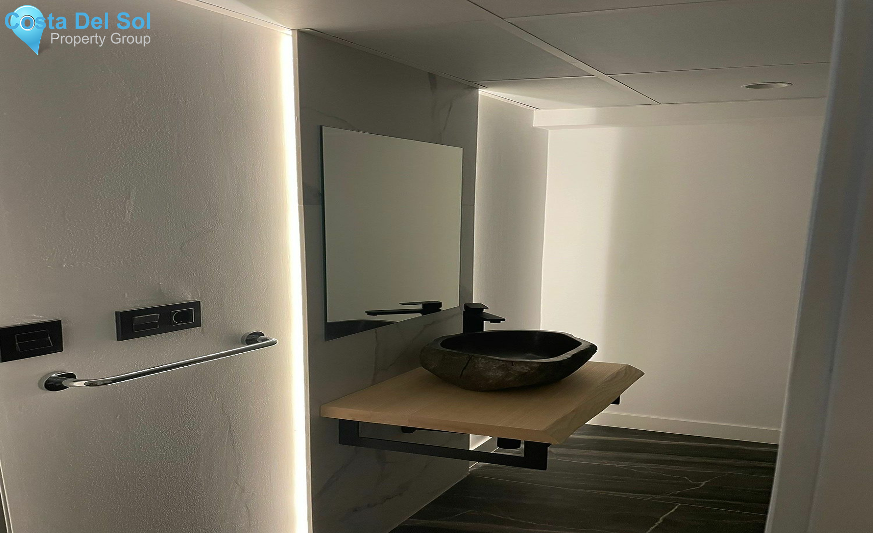 Top Floor Apartment in Estepona-1395246