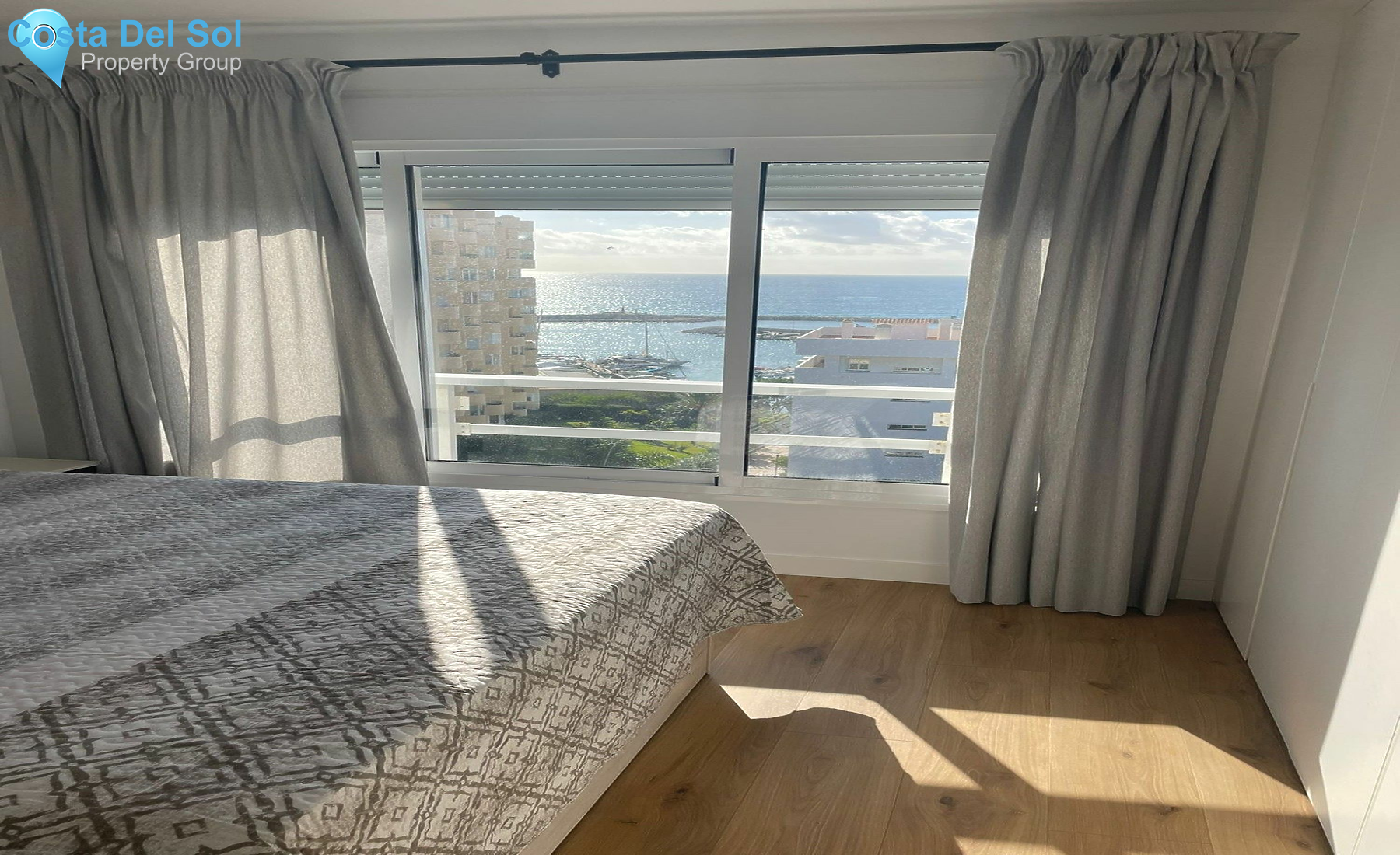 Top Floor Apartment in Estepona-1395248