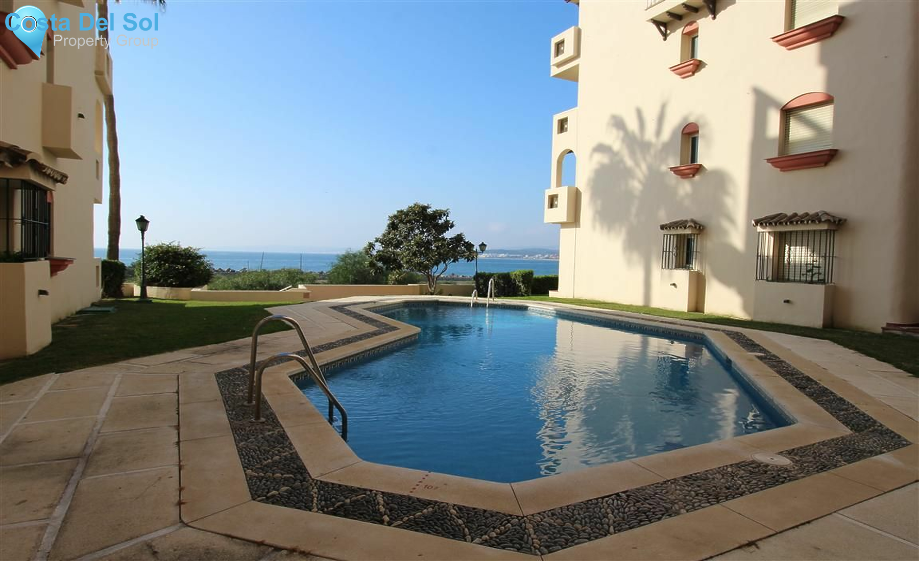 Top Floor Apartment in Estepona-1443872