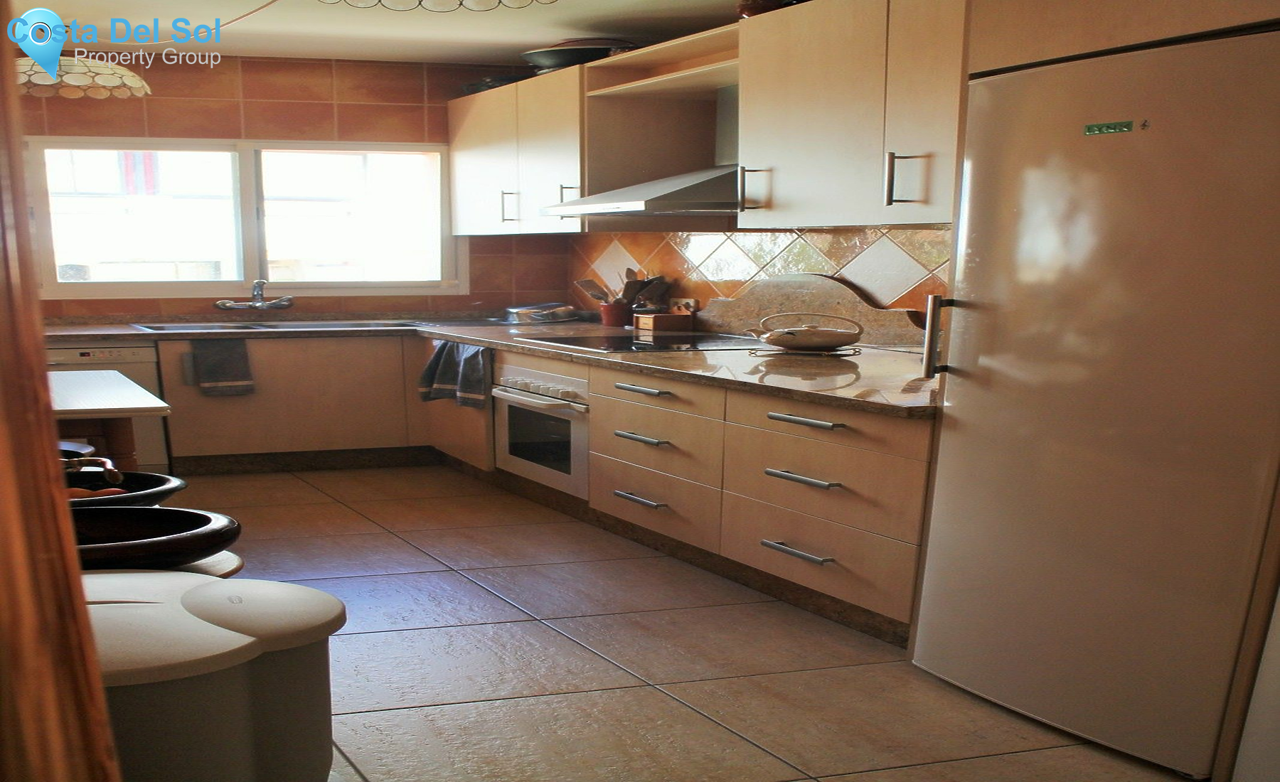 Top Floor Apartment in Estepona-1443874