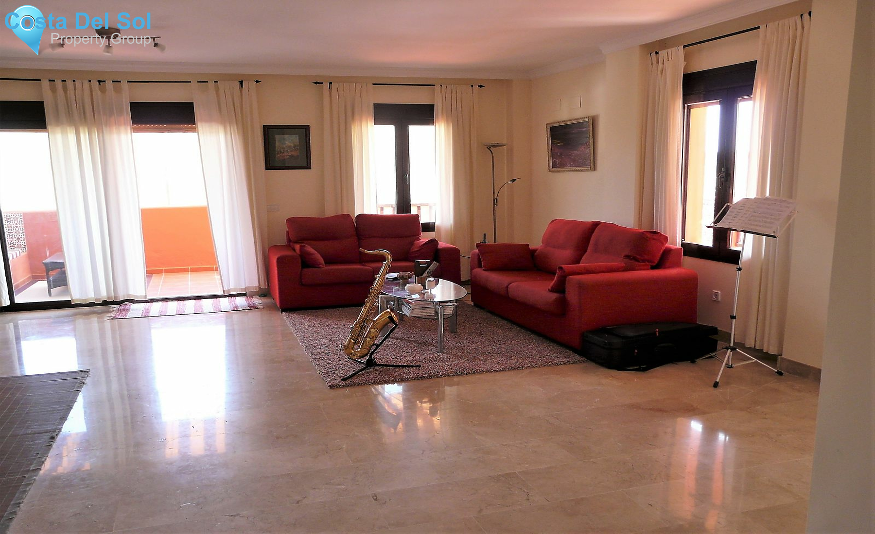 Top Floor Apartment in Estepona-1485112